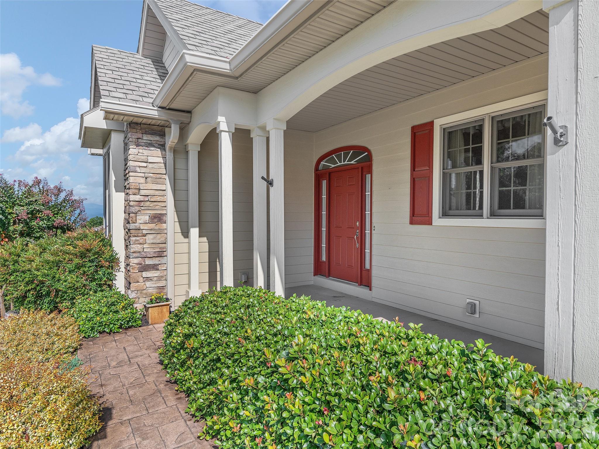 54 Deep Valley Lane — Hendersonville