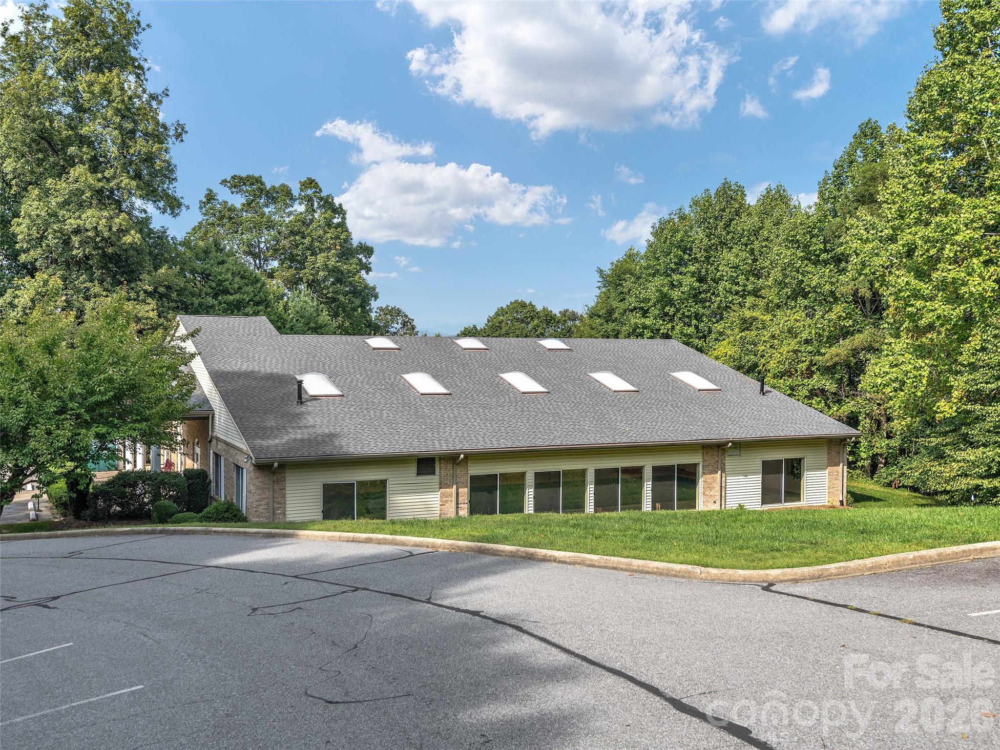 54 Deep Valley Lane — Hendersonville