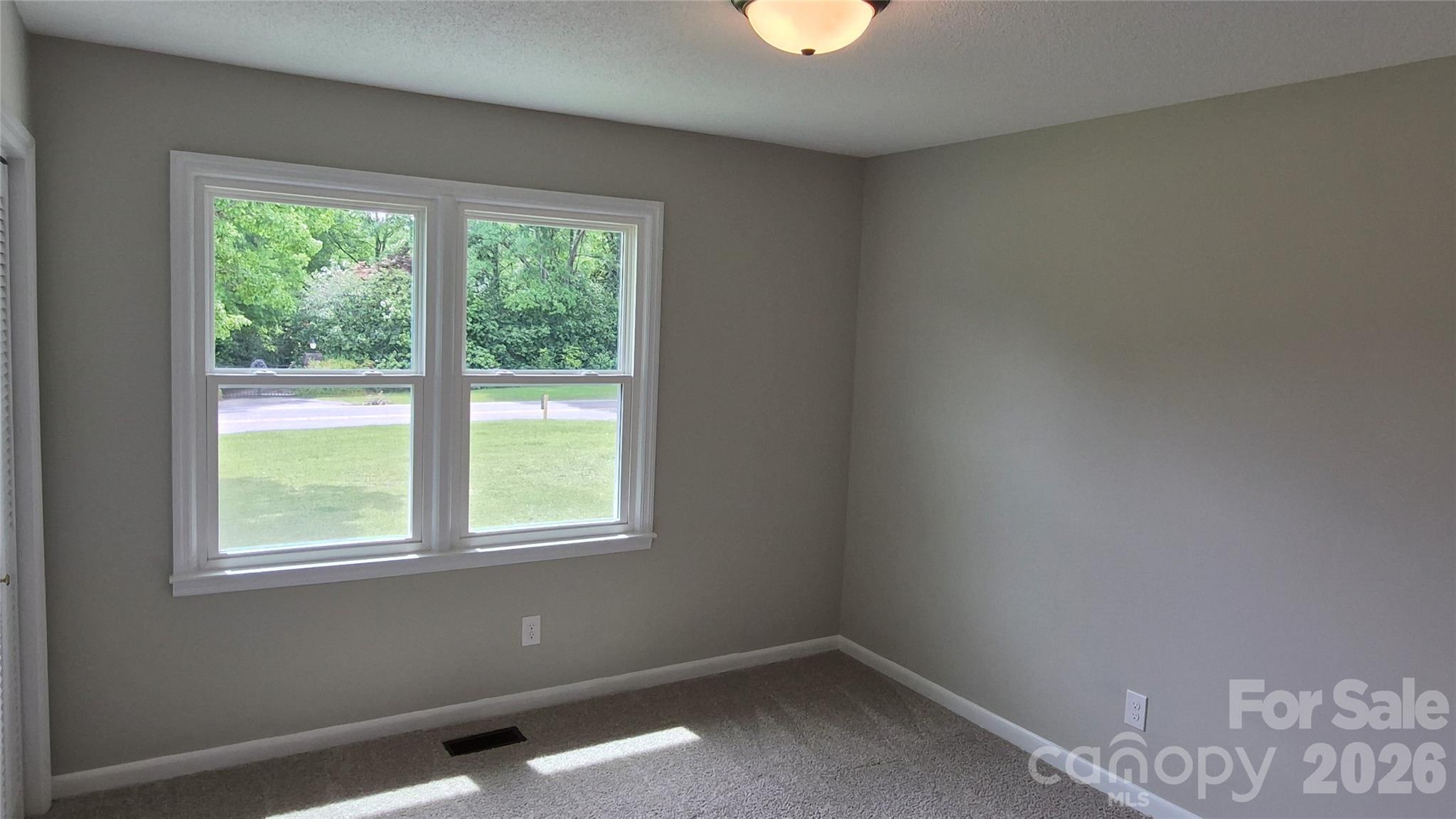 2047 John Everall Road — Lancaster