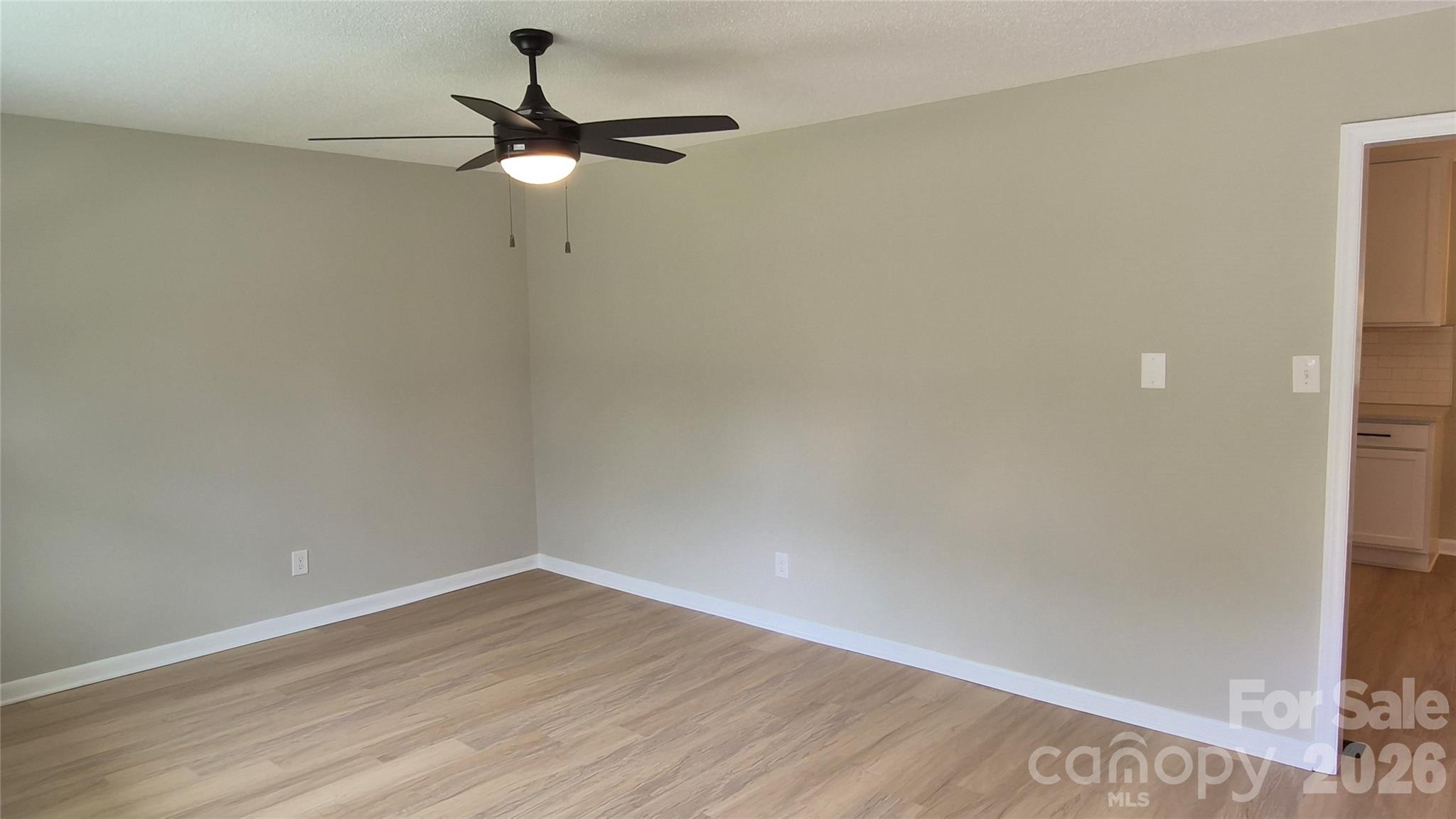 2047 John Everall Road — Lancaster