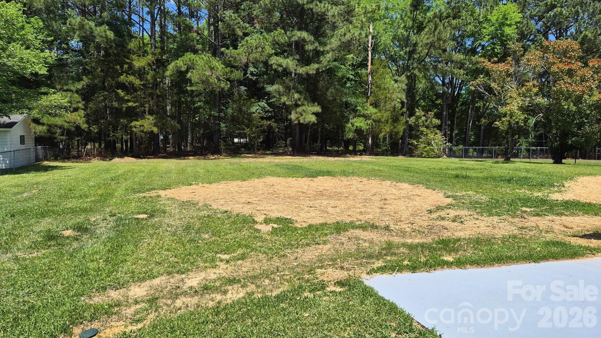2047 John Everall Road — Lancaster