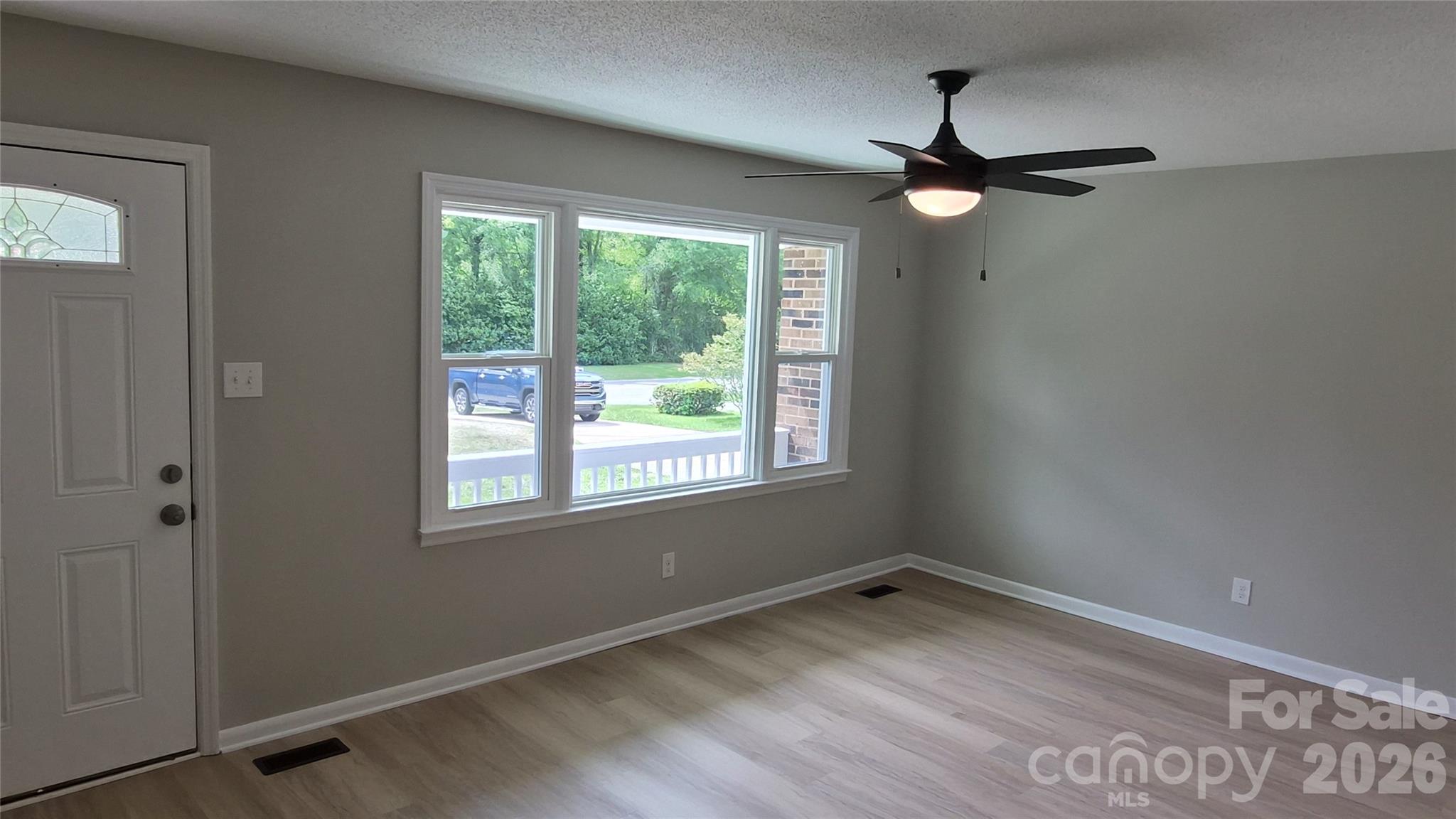 2047 John Everall Road — Lancaster