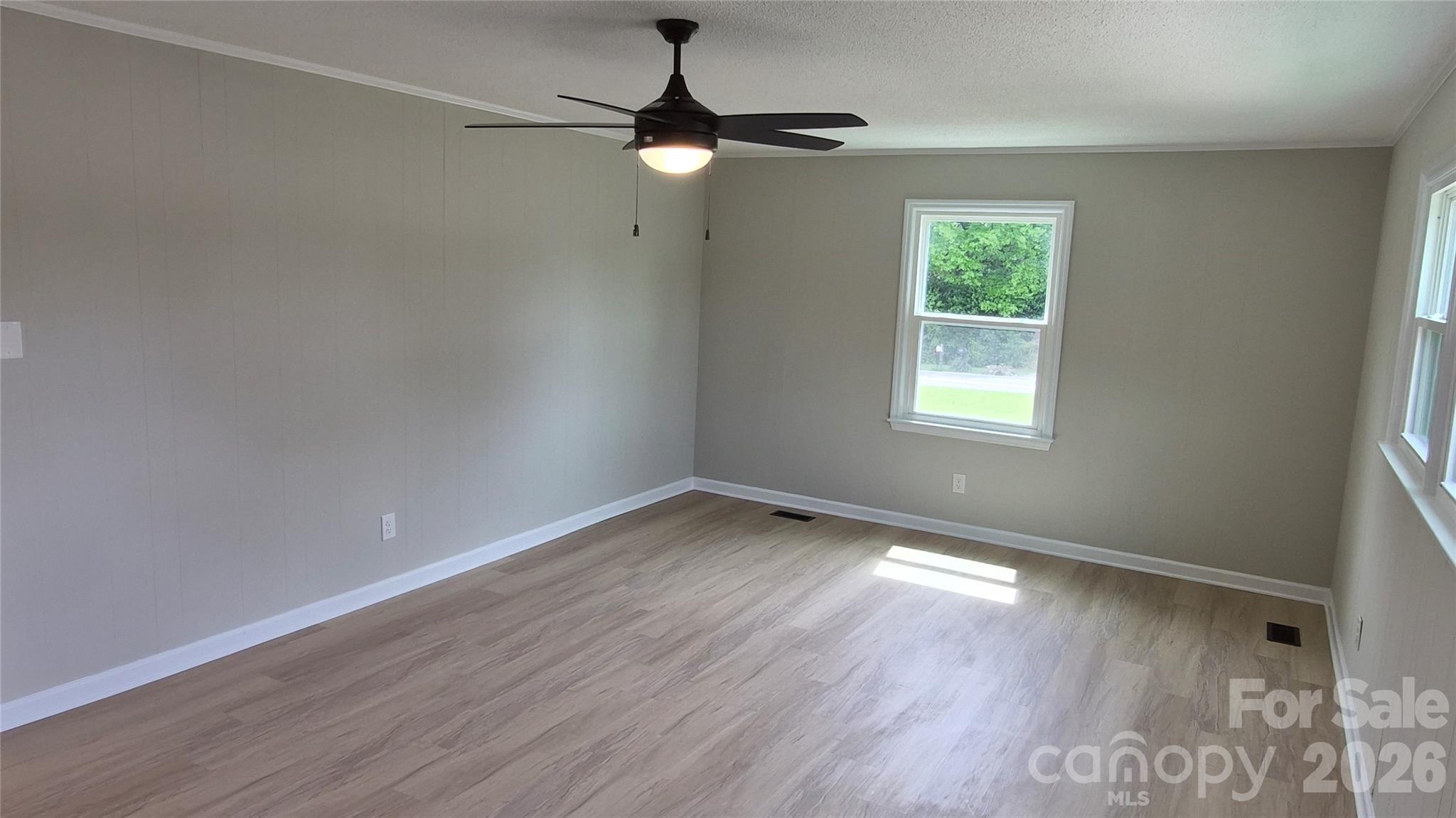 2047 John Everall Road — Lancaster