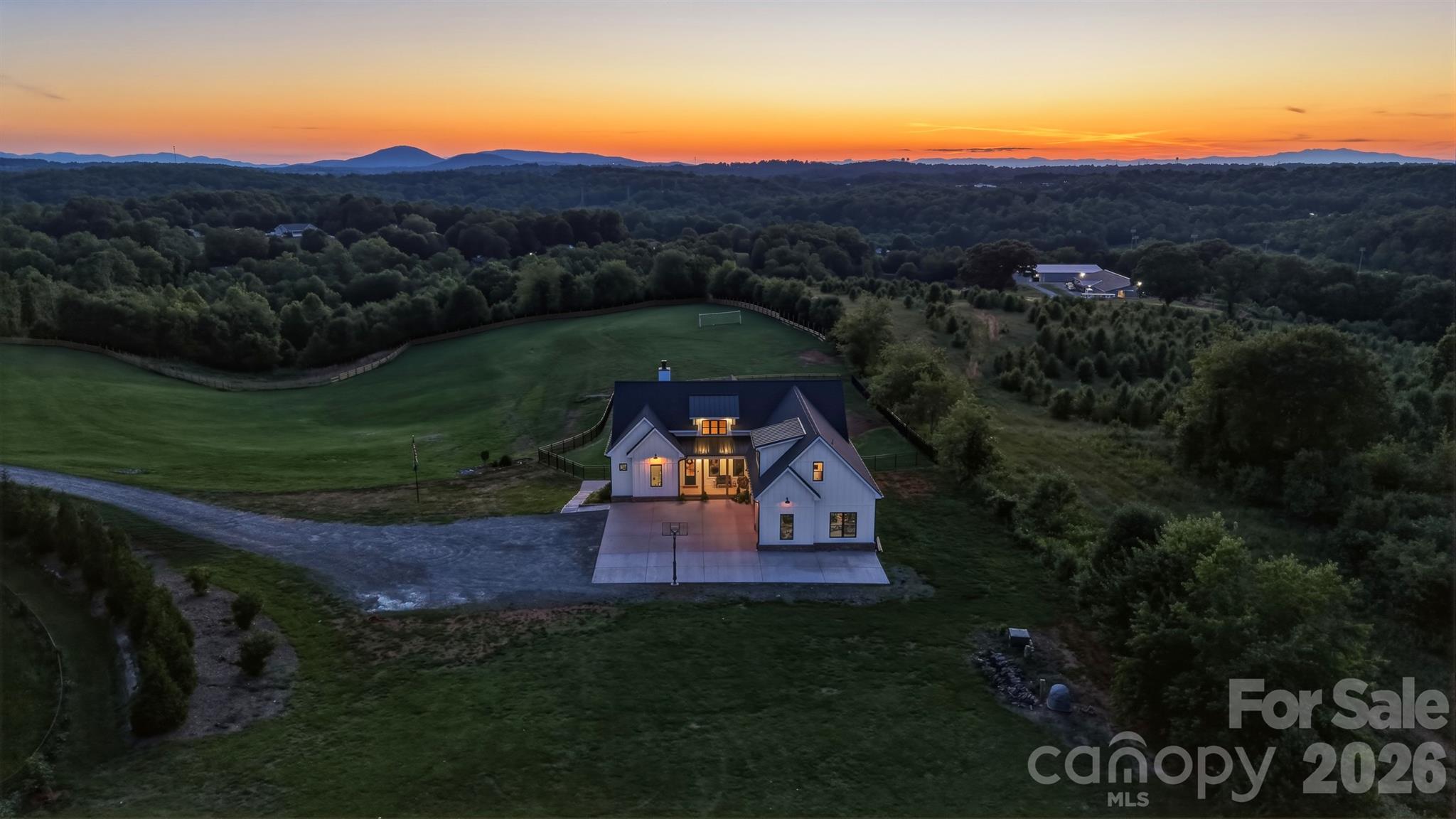 2322 Moss Farm Road — Hickory
