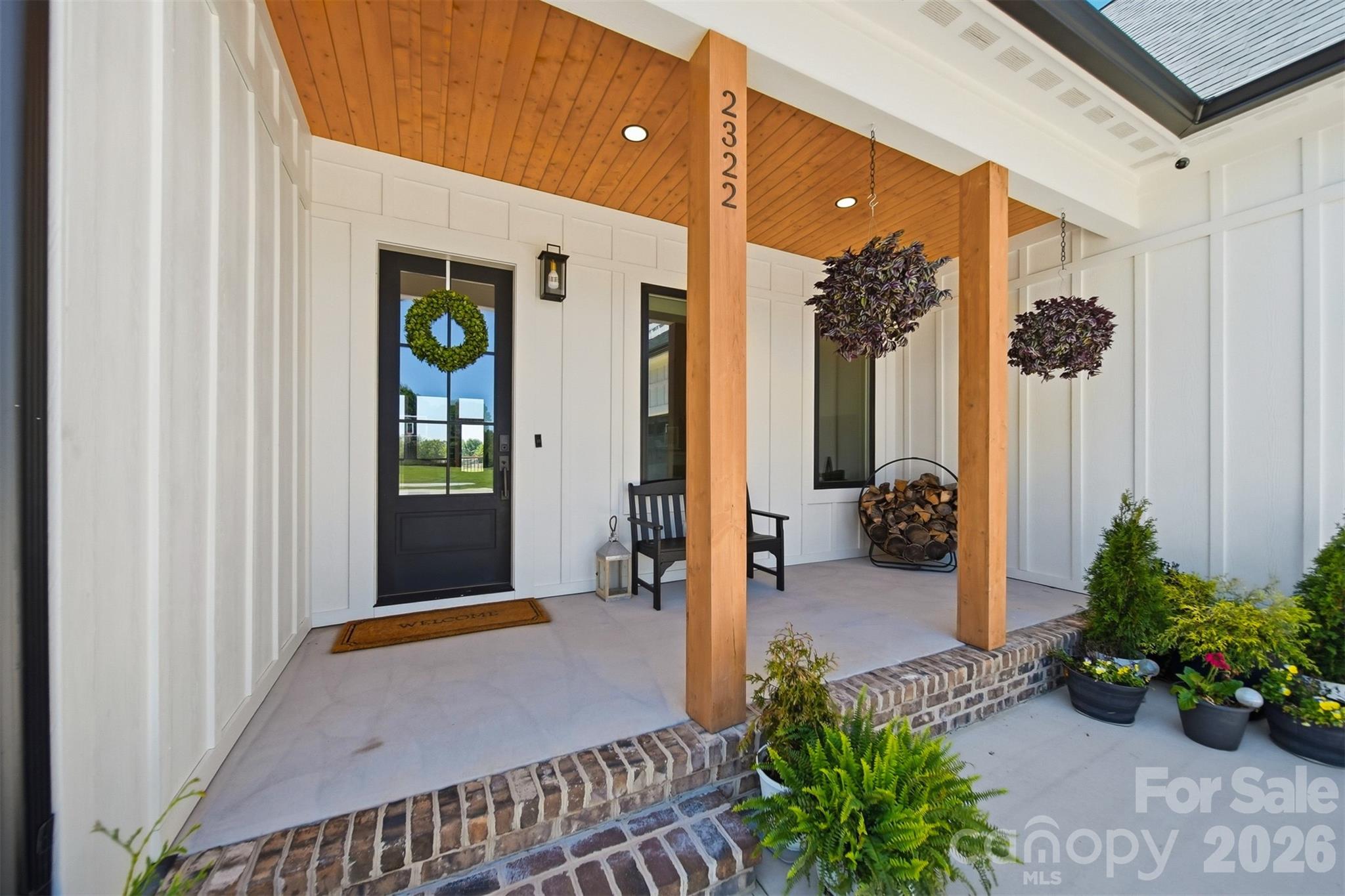 2322 Moss Farm Road — Hickory