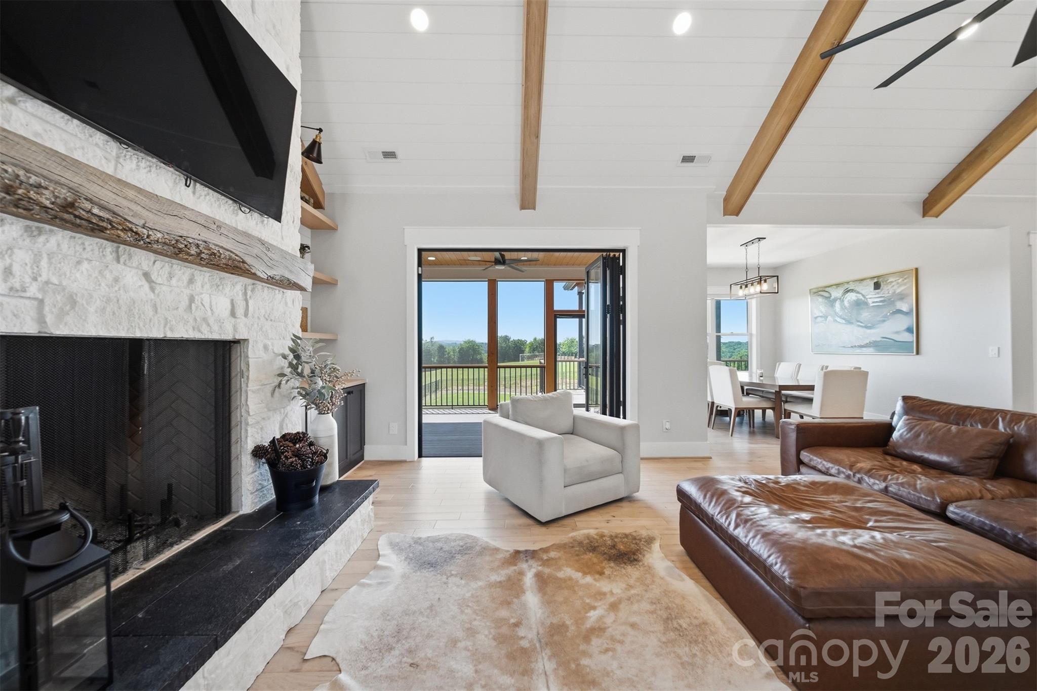 2322 Moss Farm Road — Hickory