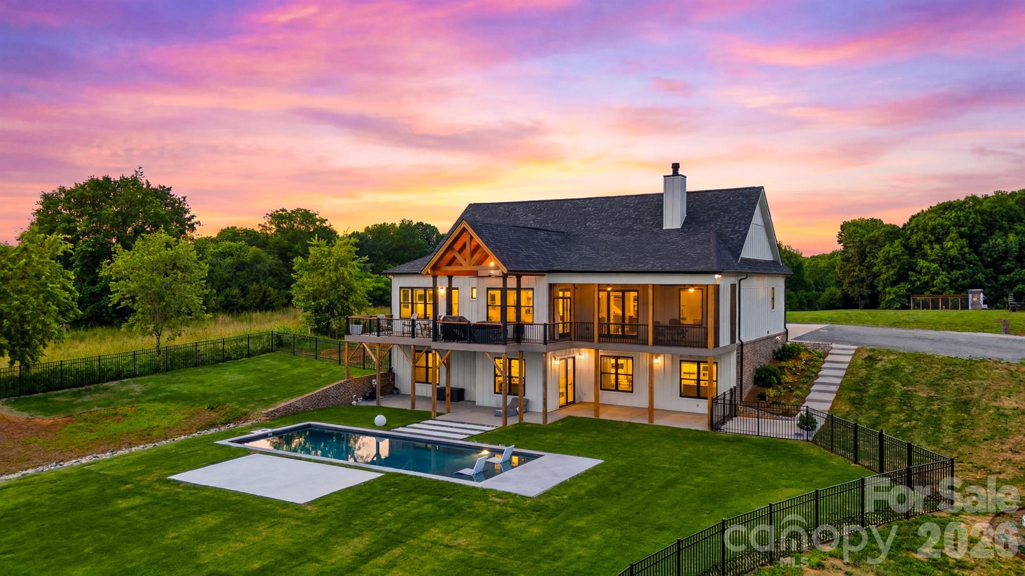 2322 Moss Farm Road — Hickory