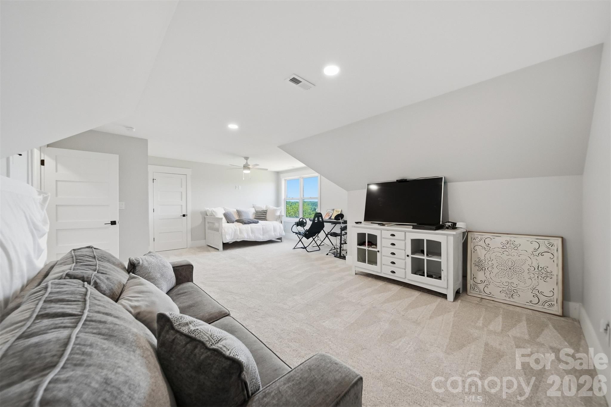 2322 Moss Farm Road — Hickory