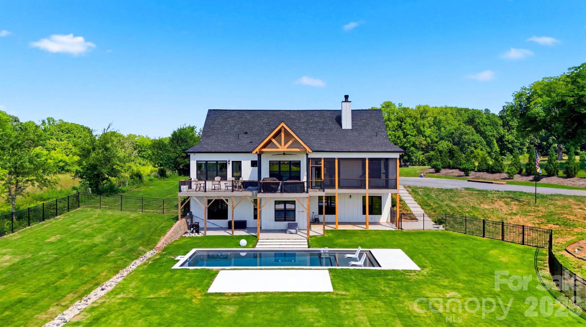 2322 Moss Farm Road — Hickory