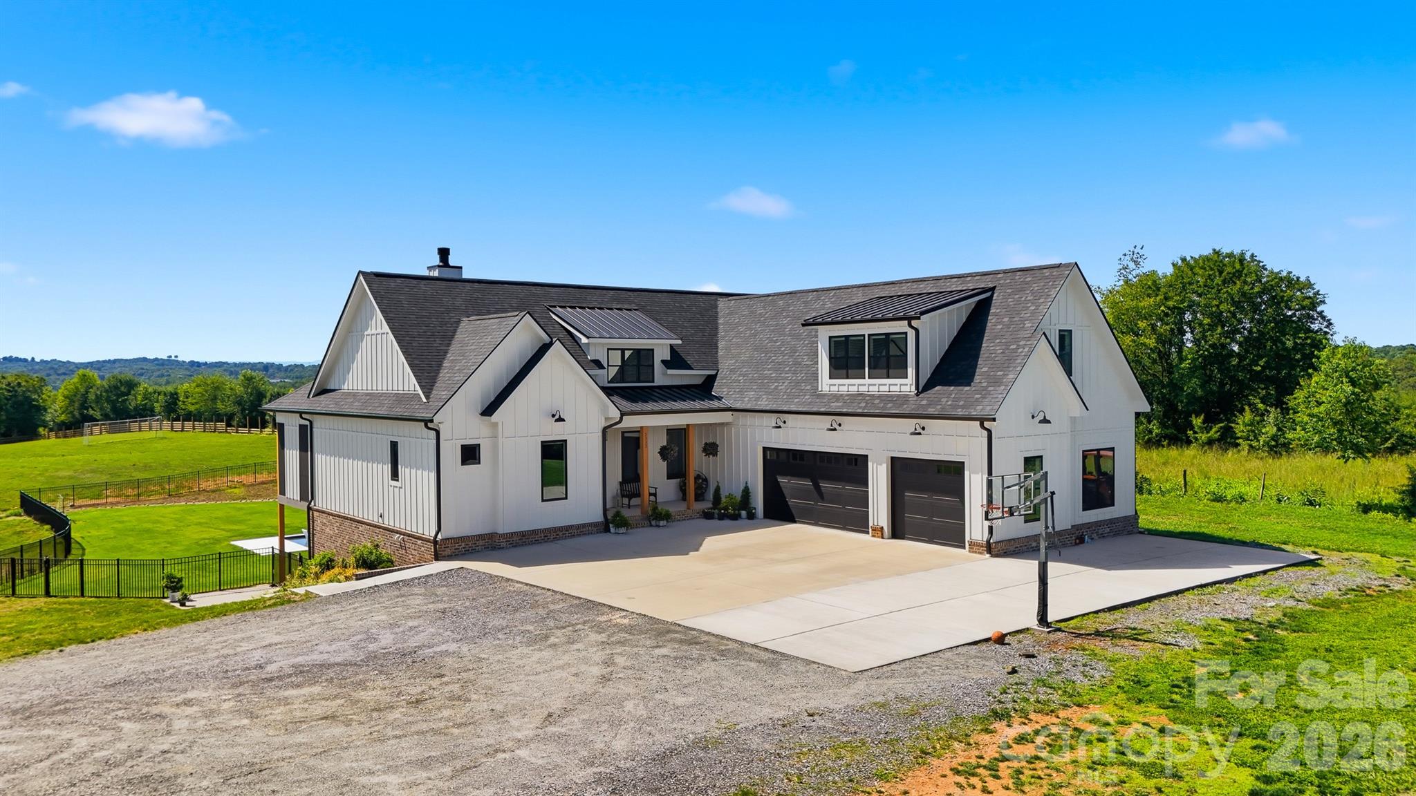 2322 Moss Farm Road — Hickory
