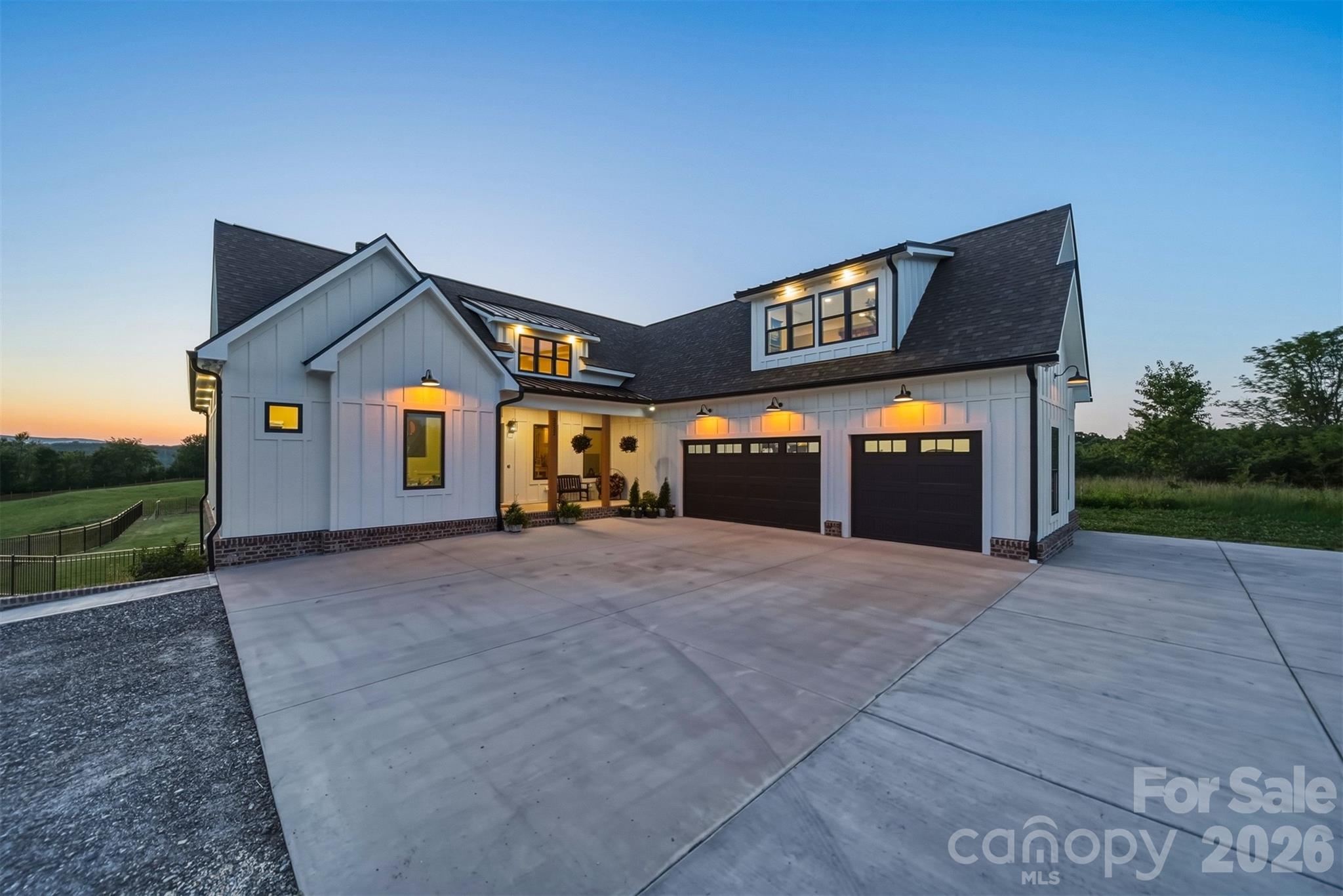 2322 Moss Farm Road — Hickory