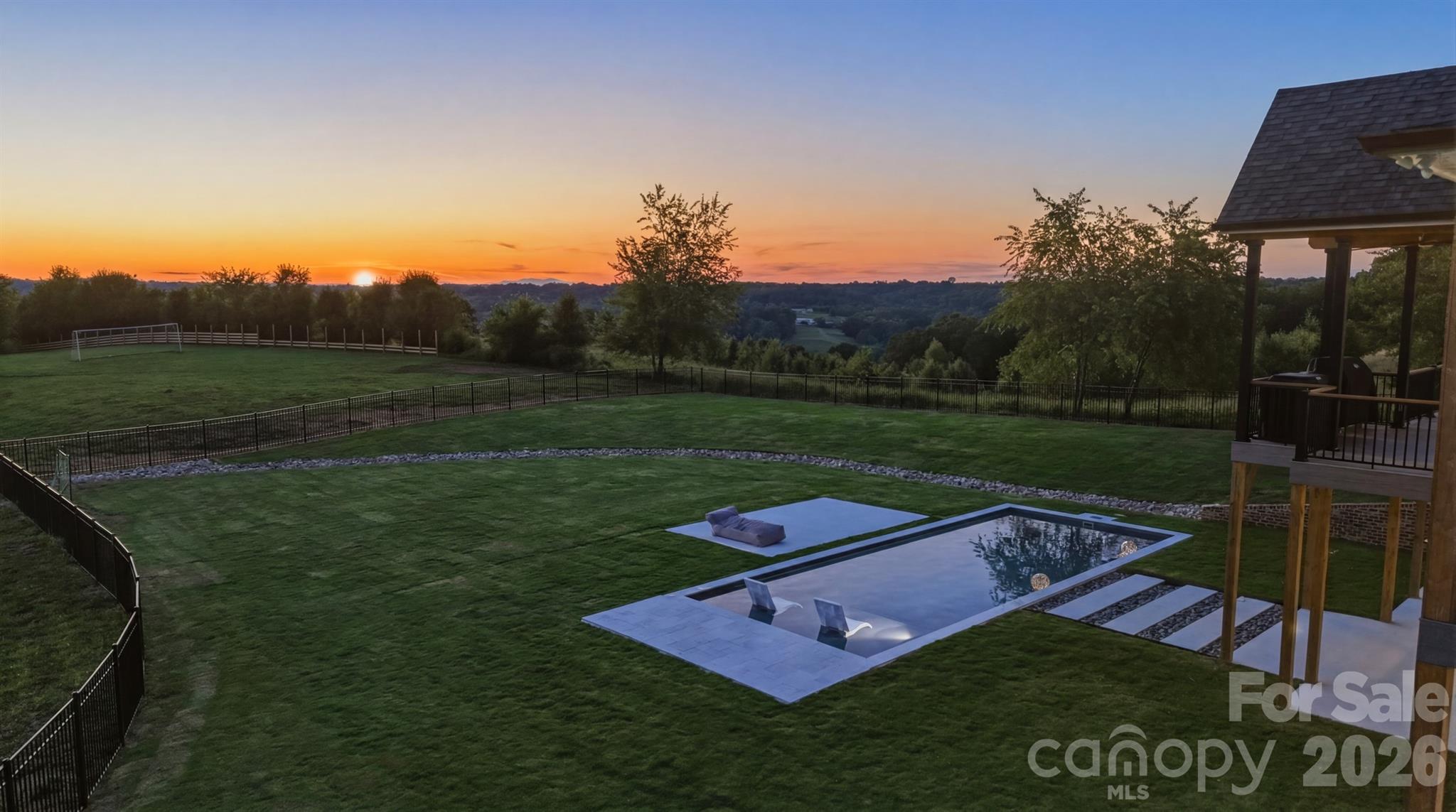 2322 Moss Farm Road — Hickory