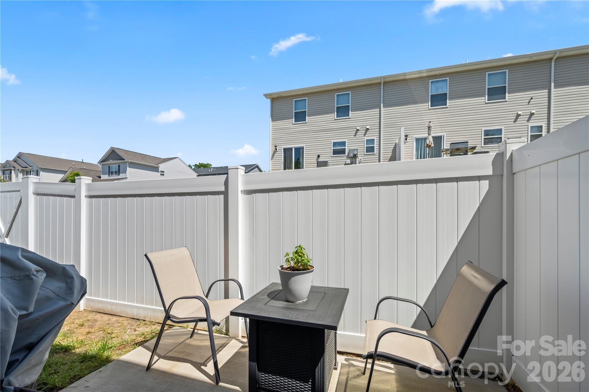 2 Chambers Garden Drive — Arden