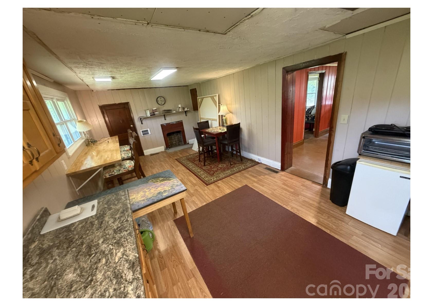 341 Lake Road — Rockingham