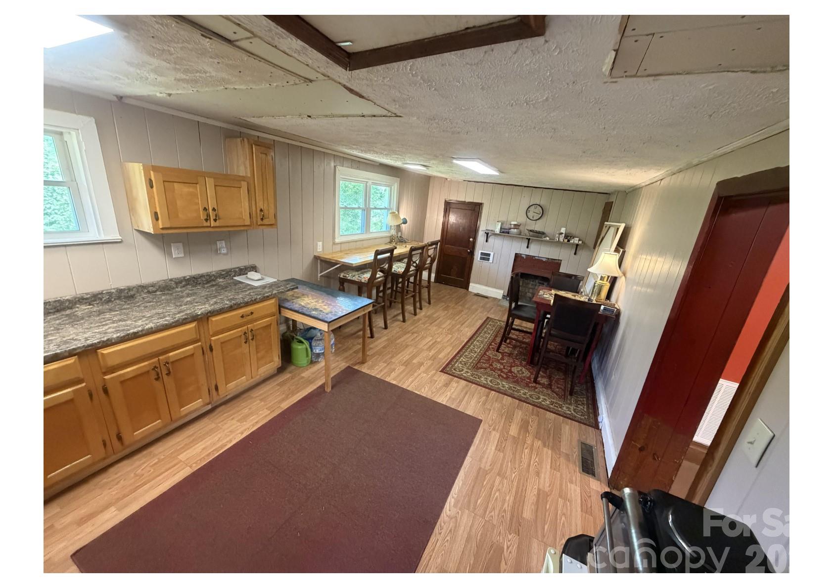 341 Lake Road — Rockingham