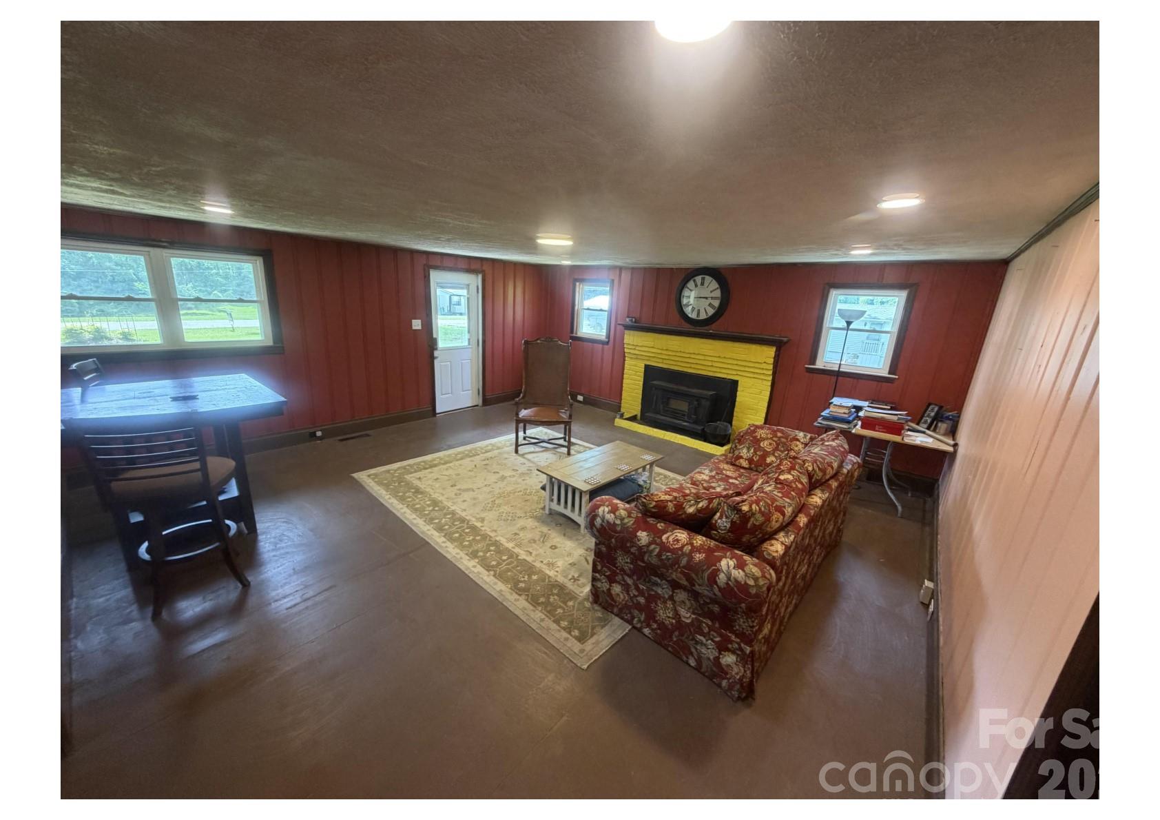 341 Lake Road — Rockingham
