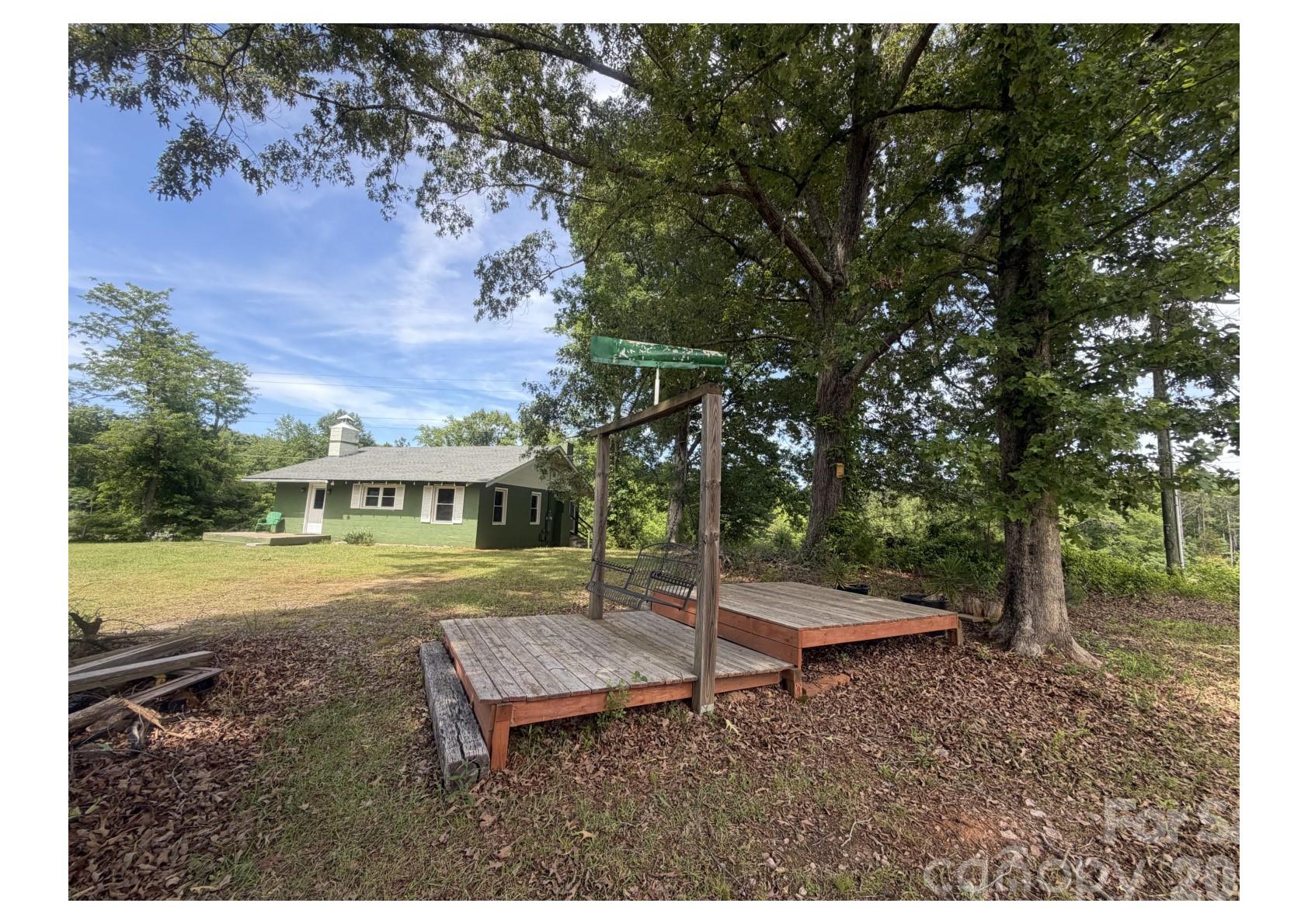 341 Lake Road — Rockingham