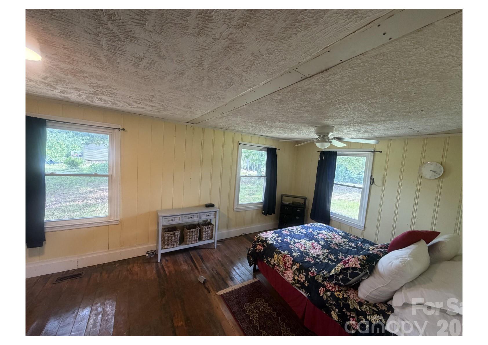 341 Lake Road — Rockingham