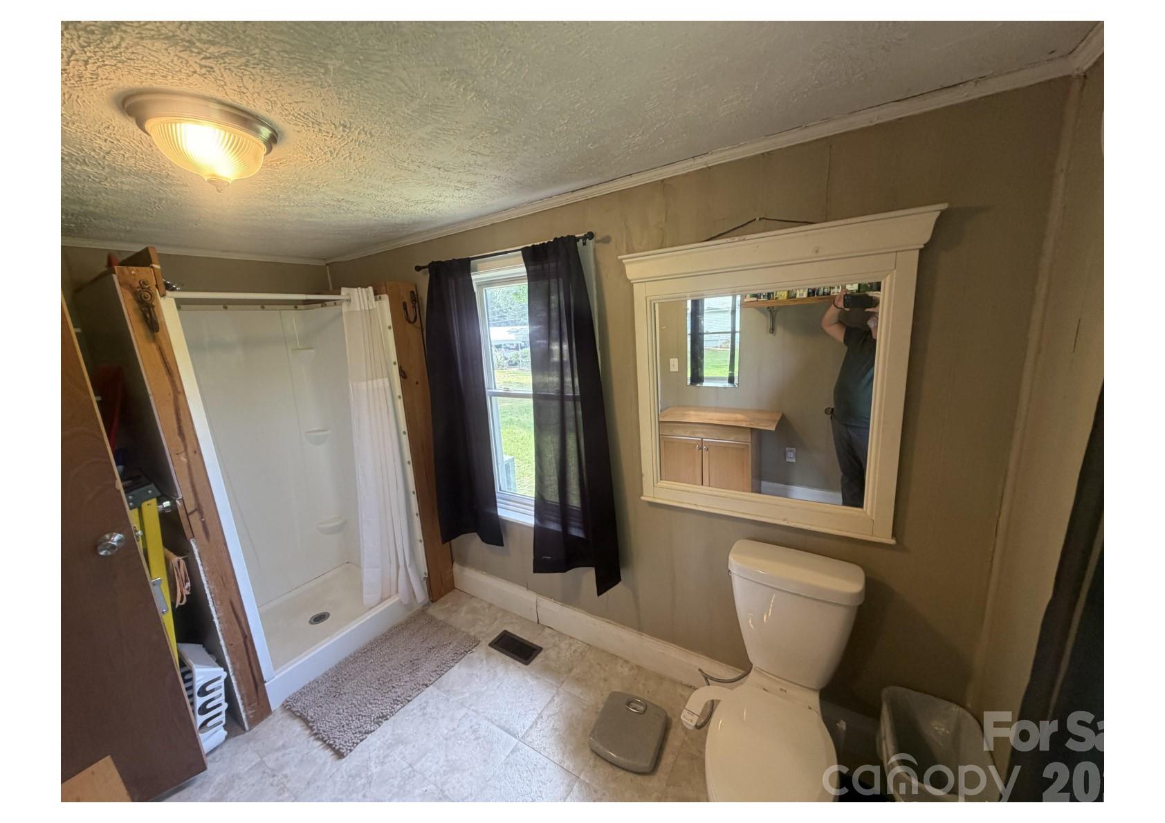 341 Lake Road — Rockingham