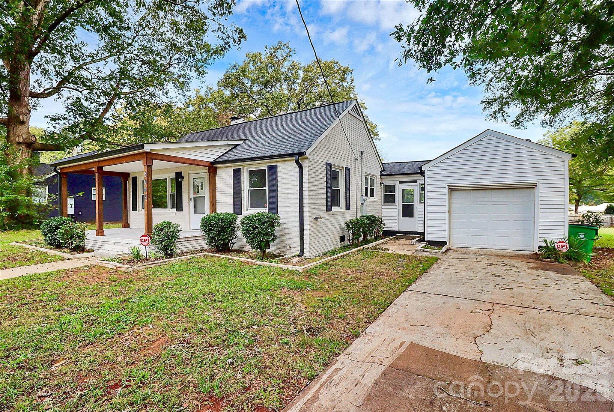 5726 Oak Drive — Charlotte