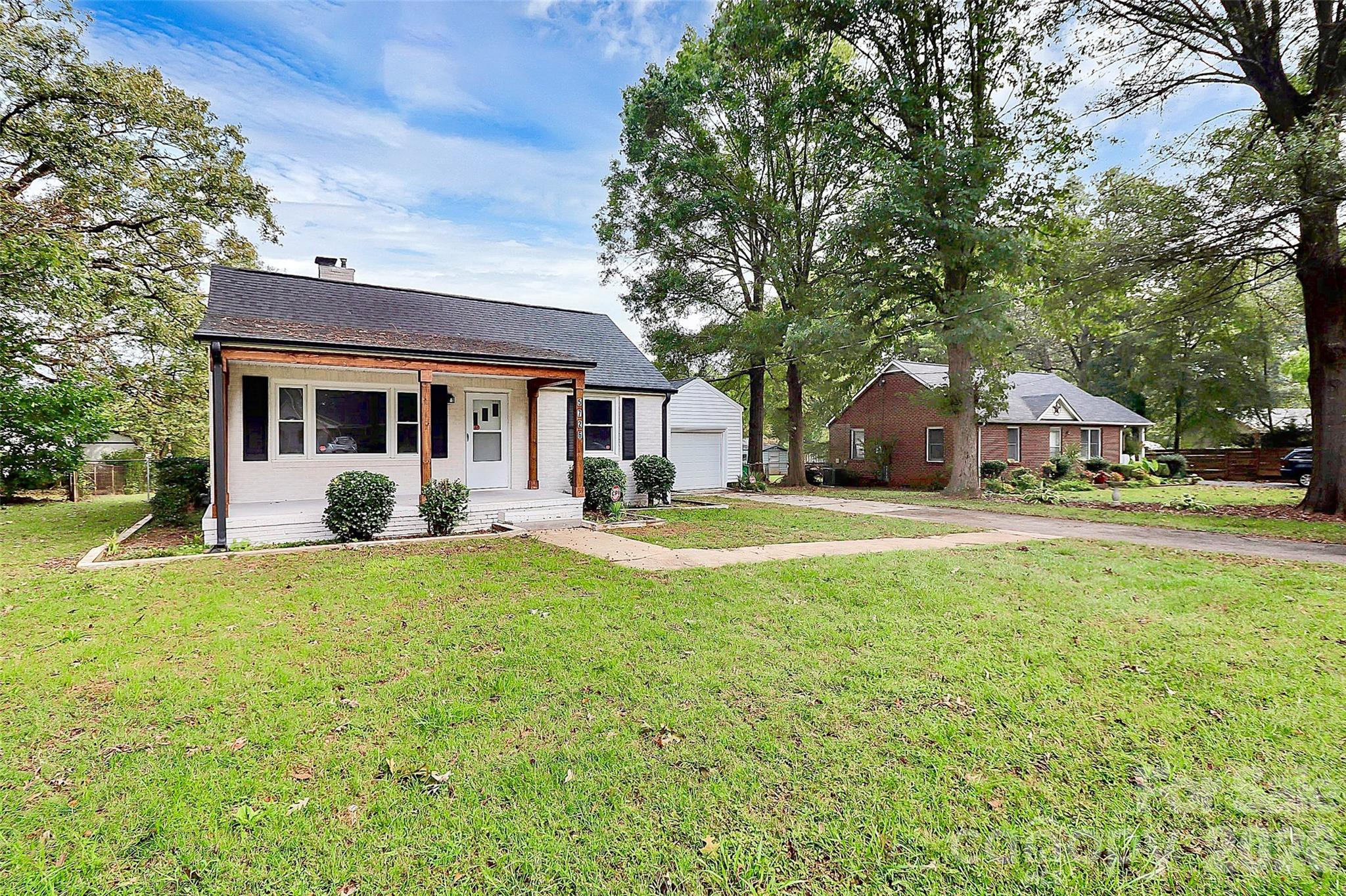 5726 Oak Drive — Charlotte
