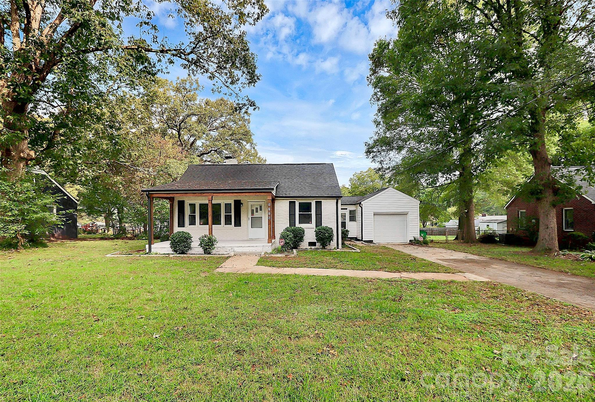 5726 Oak Drive — Charlotte