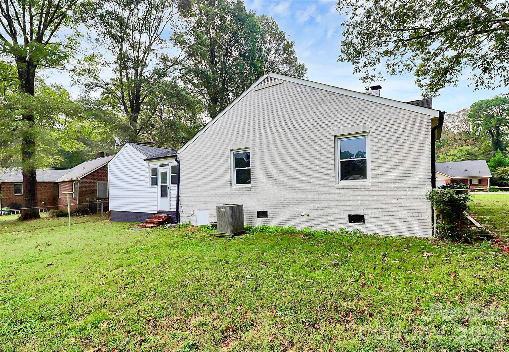 5726 Oak Drive — Charlotte