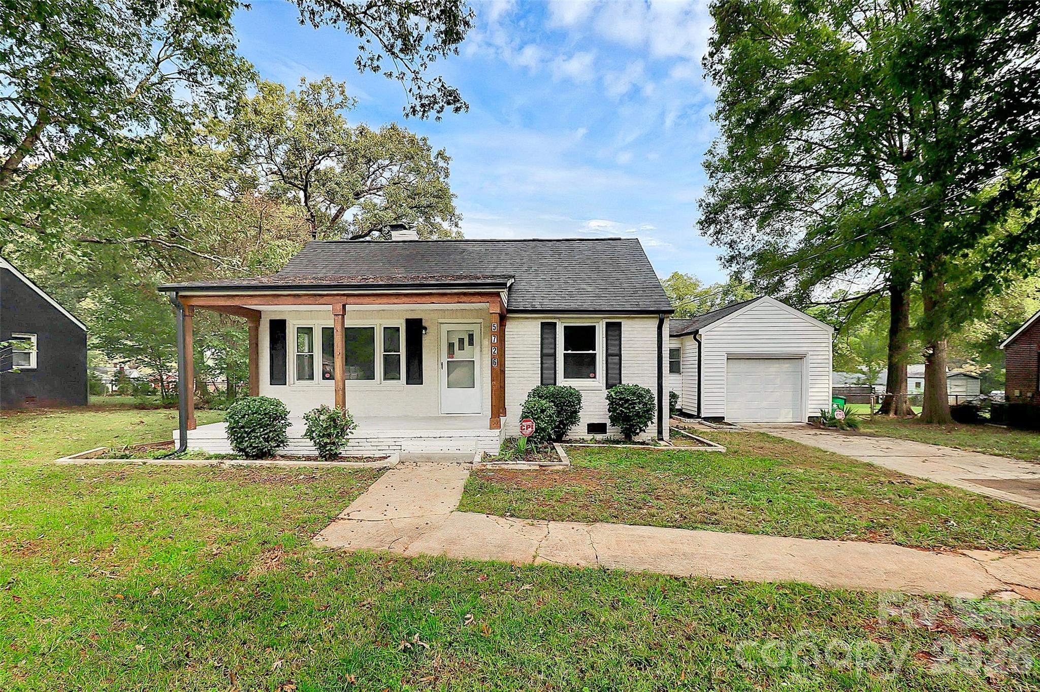 5726 Oak Drive — Charlotte