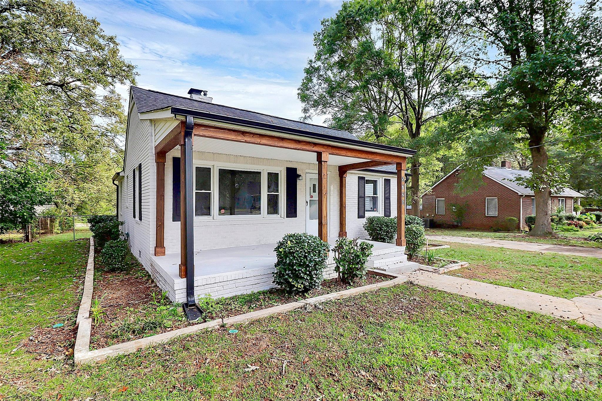 5726 Oak Drive — Charlotte