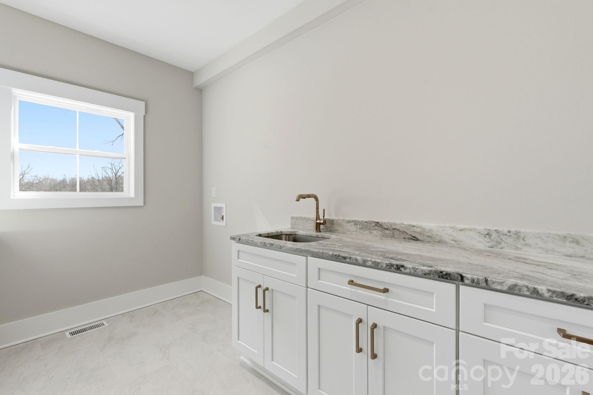 6922 Charnel Lane — Climax