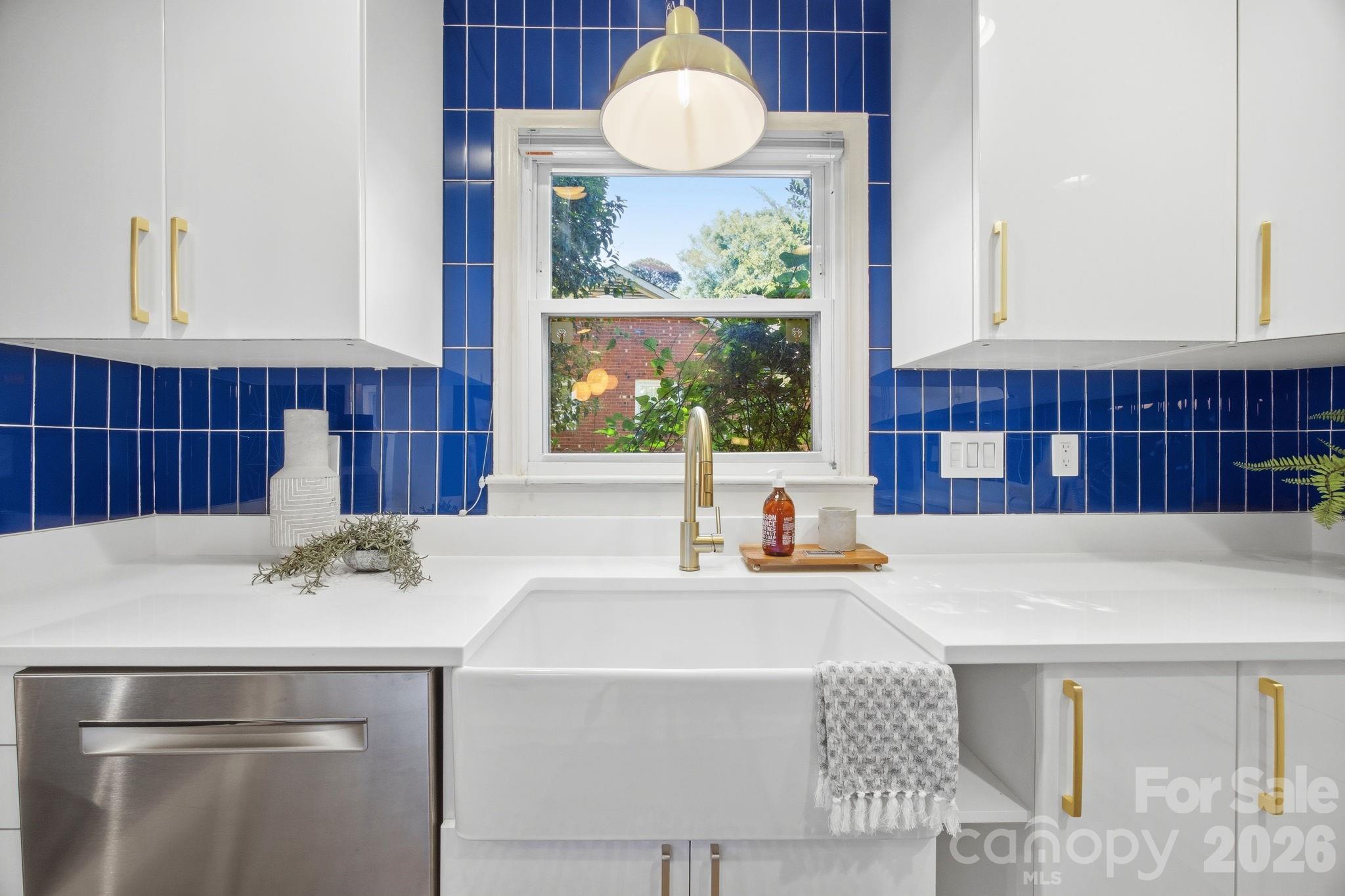 1941 Bentley Place — Charlotte