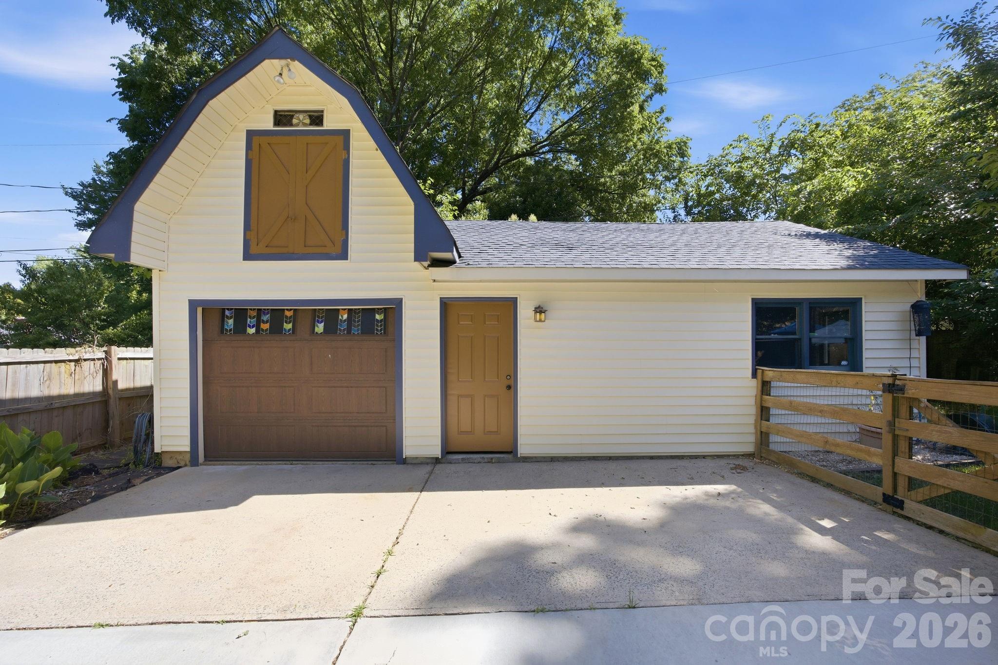 1941 Bentley Place — Charlotte