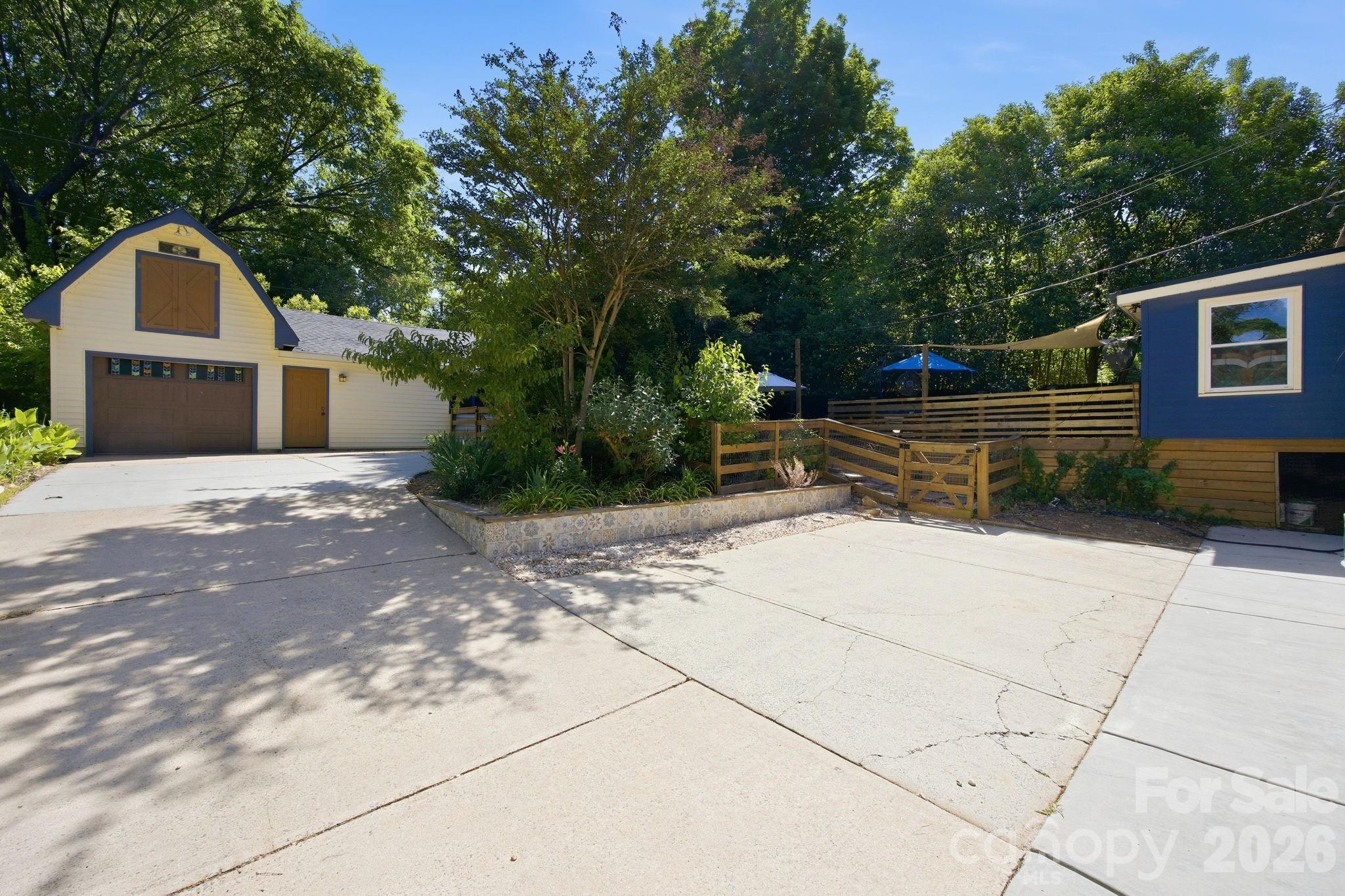 1941 Bentley Place — Charlotte