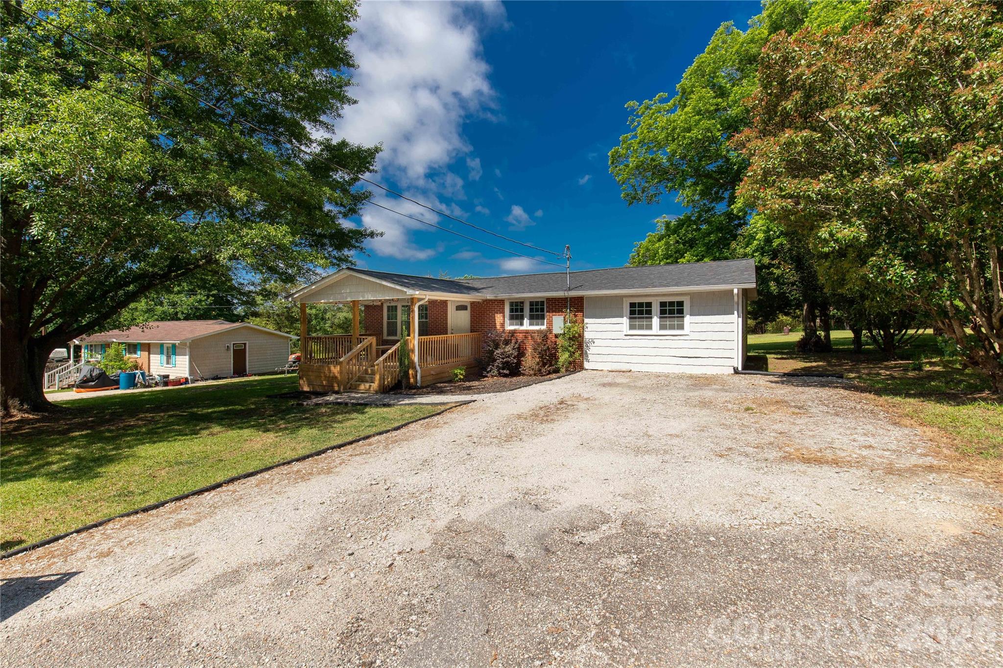 2245 Felly Lane — Lancaster