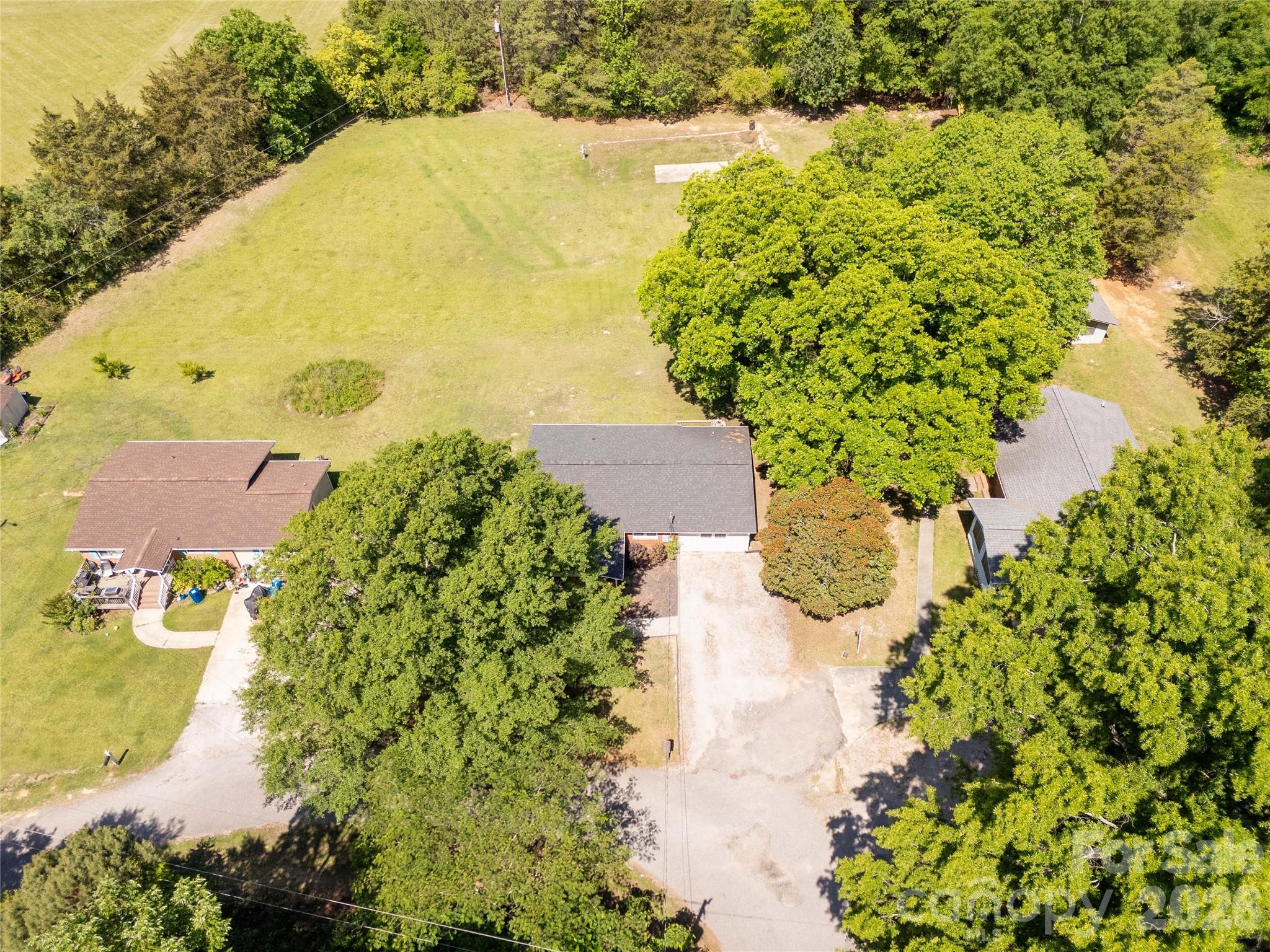 2245 Felly Lane — Lancaster