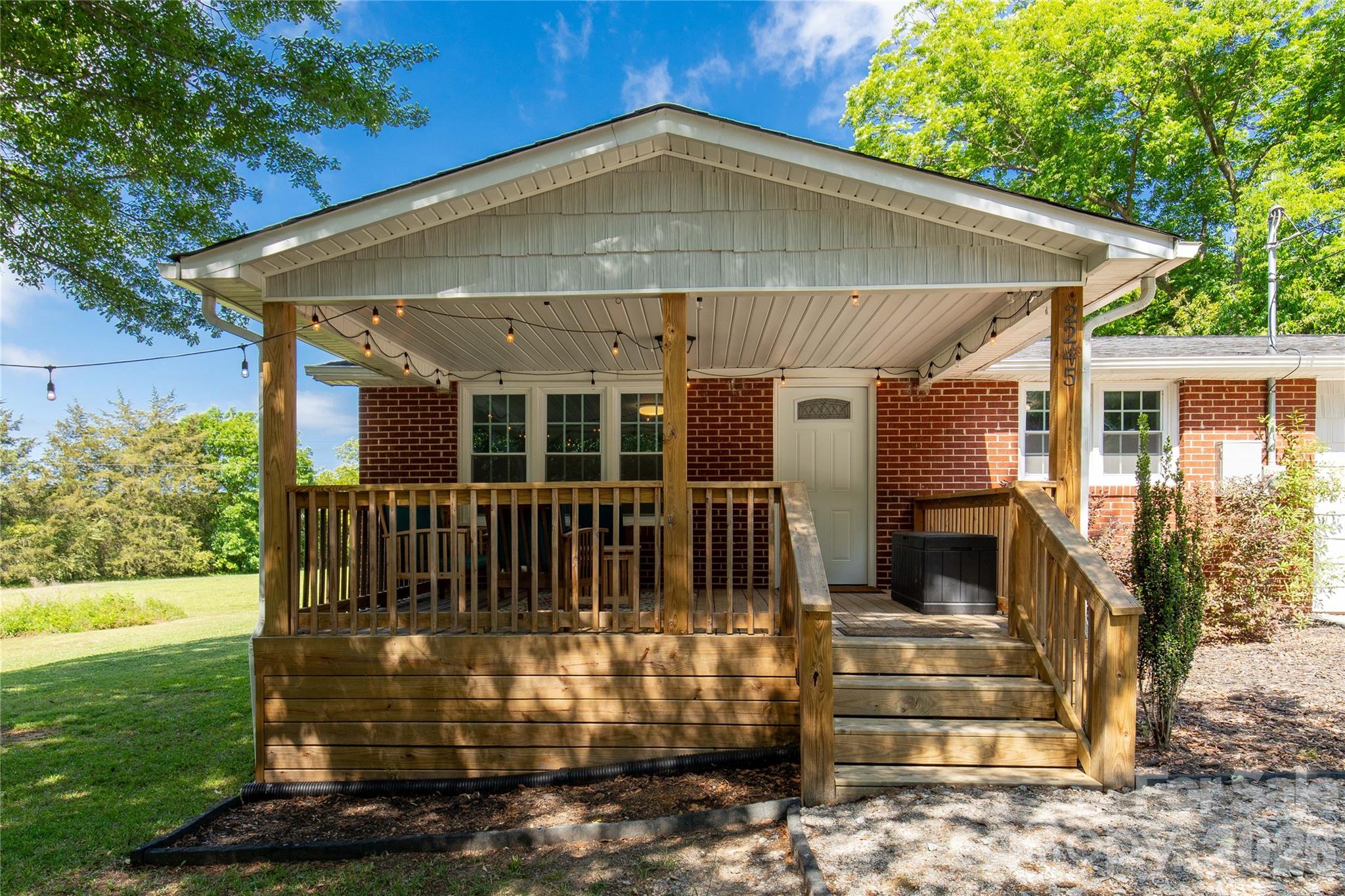 2245 Felly Lane — Lancaster