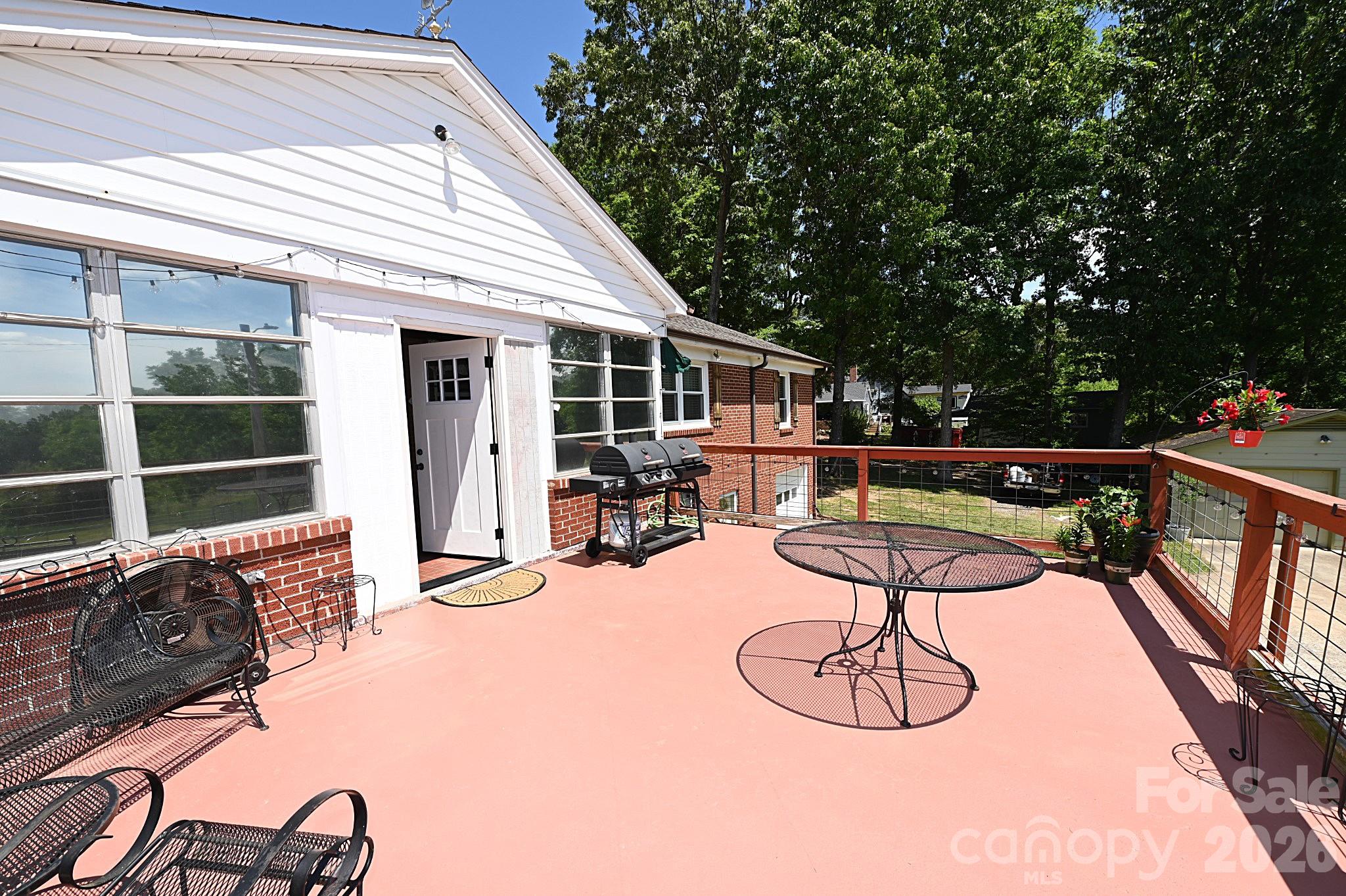 902 E Boyd Street — Maiden