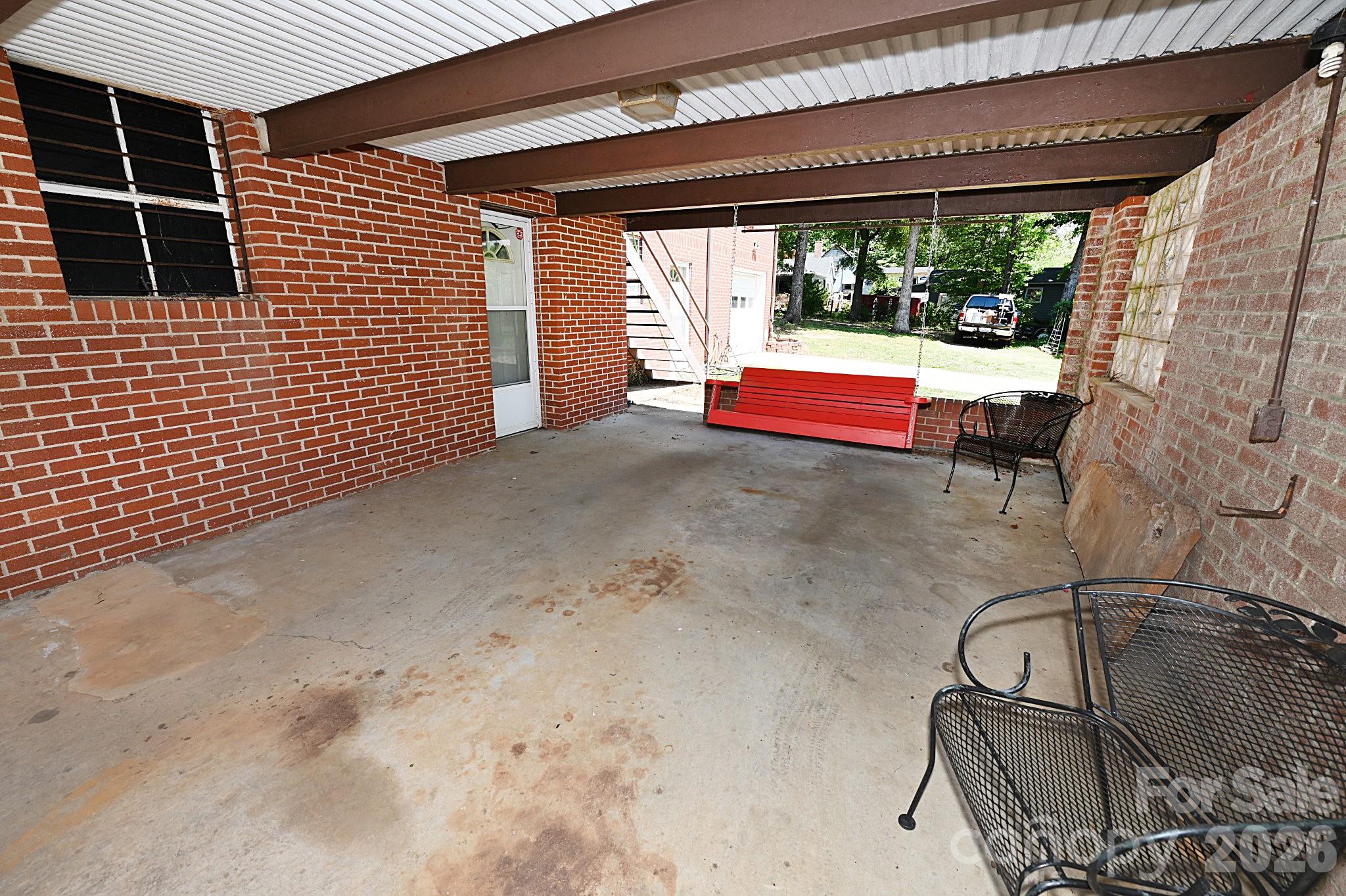 902 E Boyd Street — Maiden