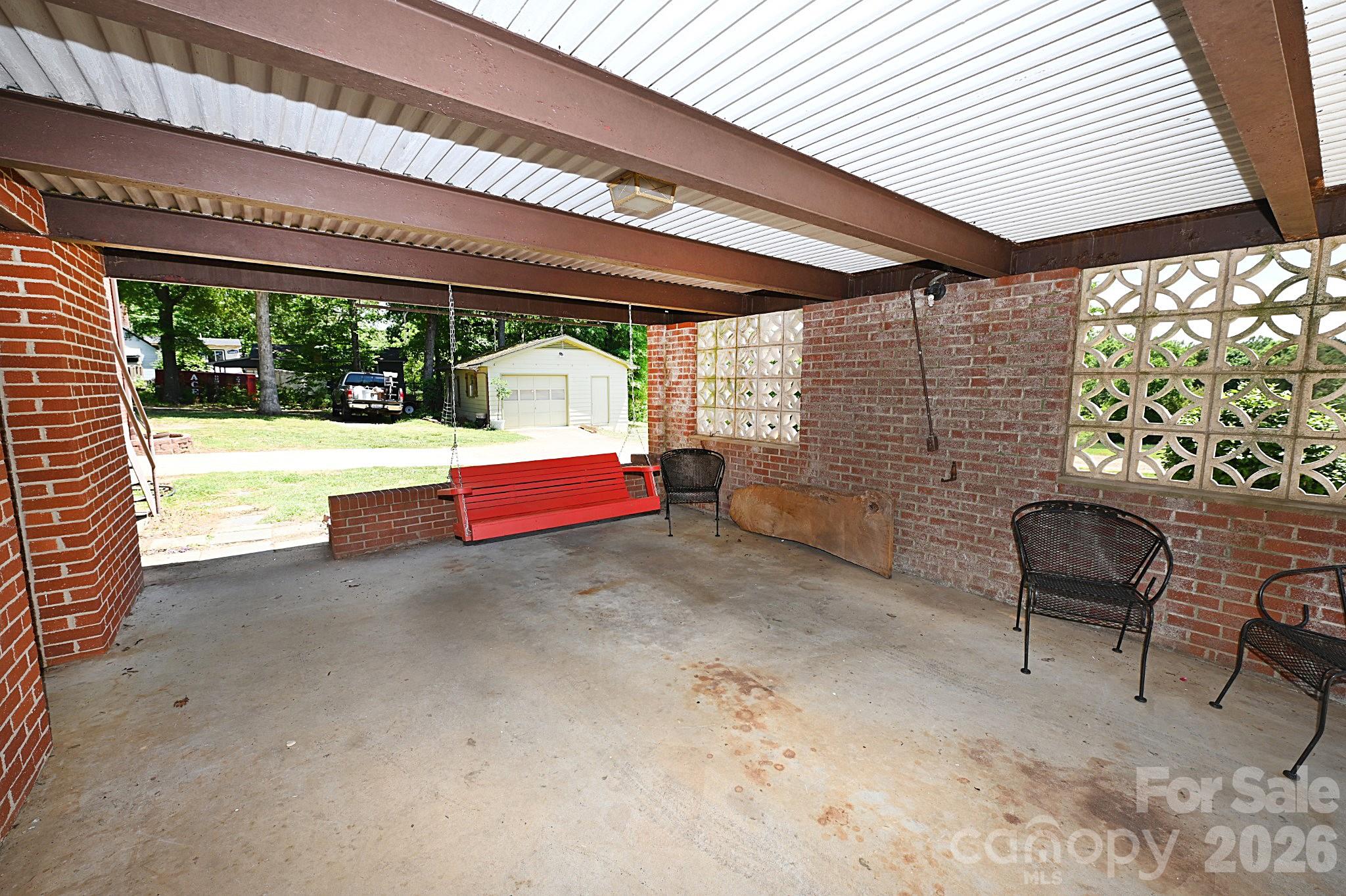902 E Boyd Street — Maiden