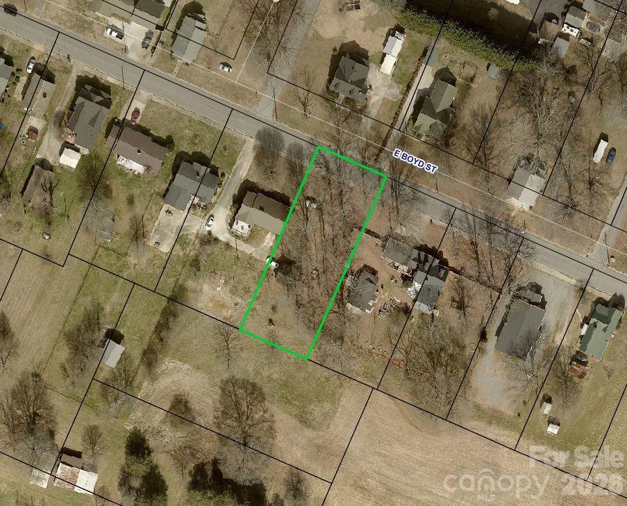 902 E Boyd Street — Maiden