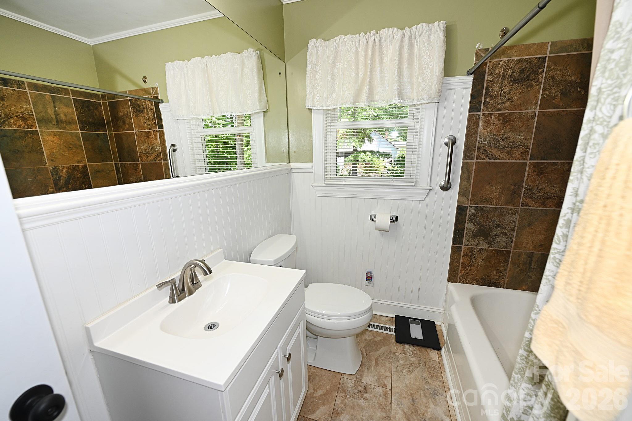 902 E Boyd Street — Maiden