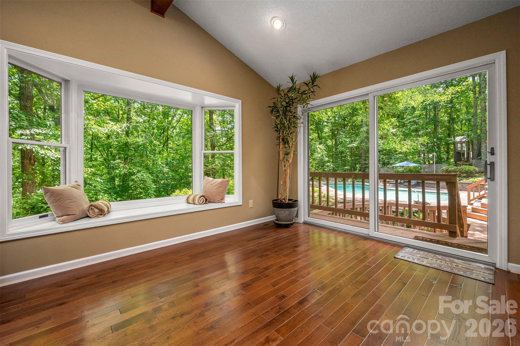 66 Oakwood Lane — Columbus