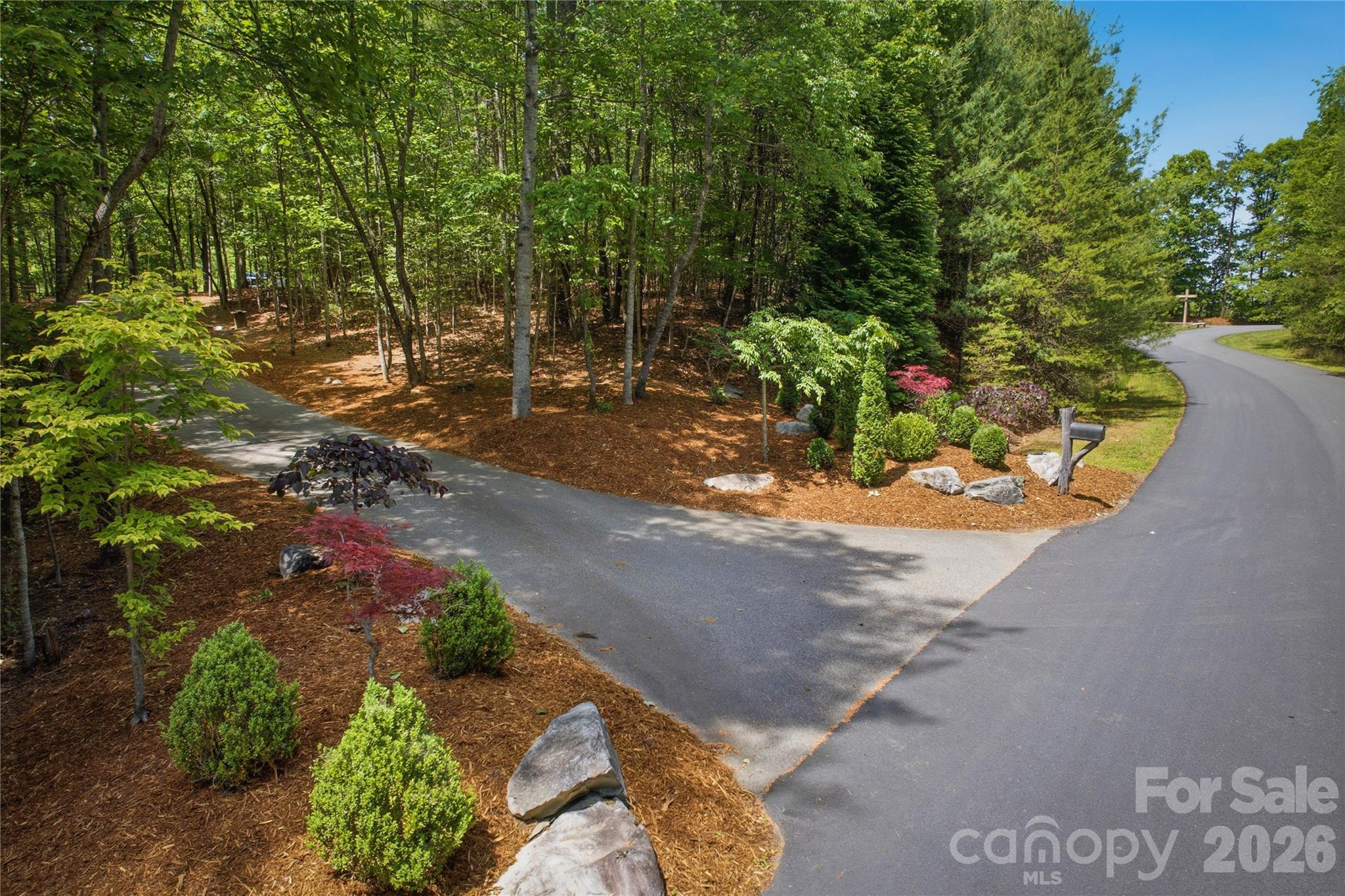 2050 Long Rifle Ridge Road #28 & 28A — Nebo