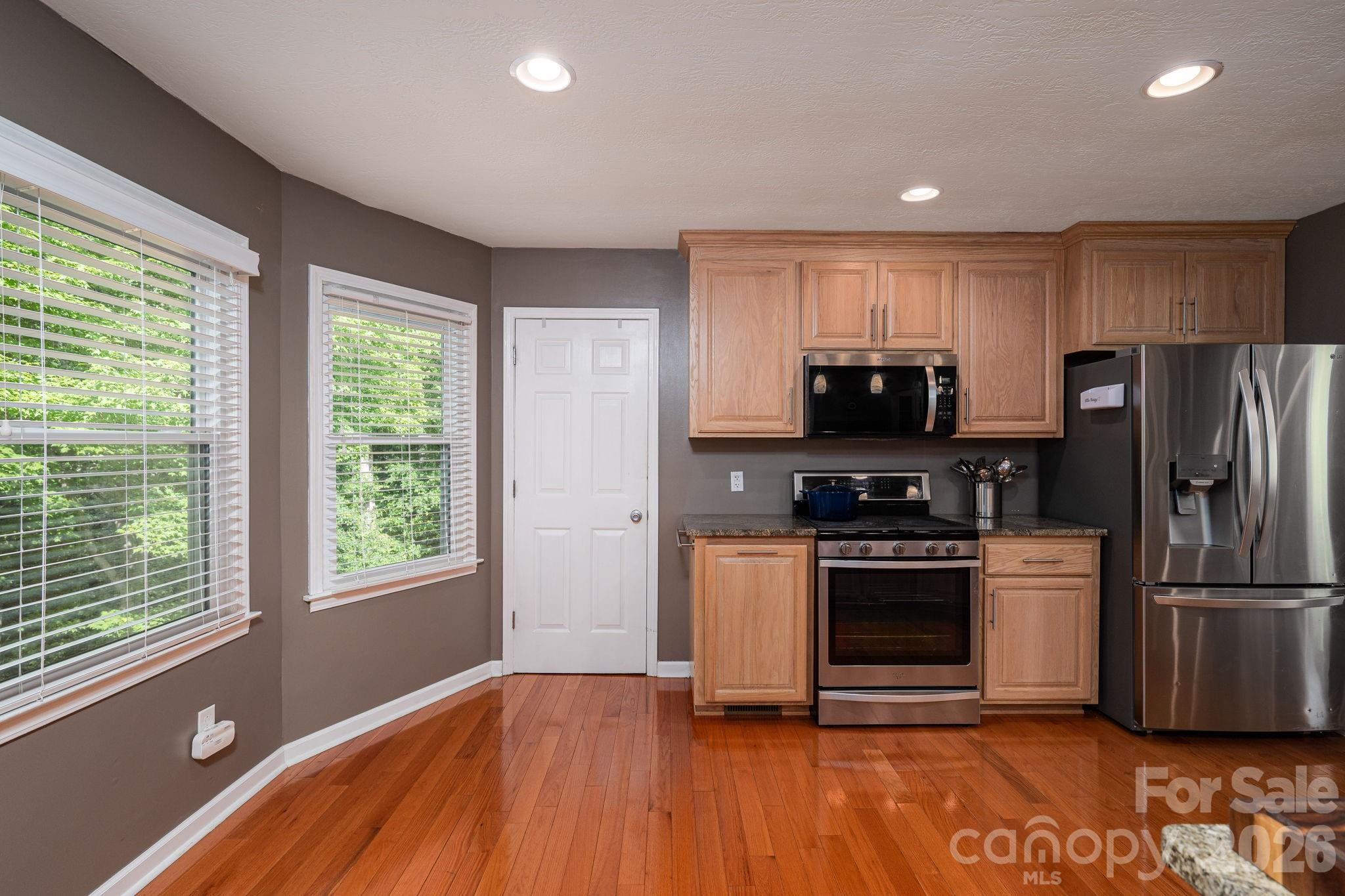 6097 Tuckborough Road — Hickory