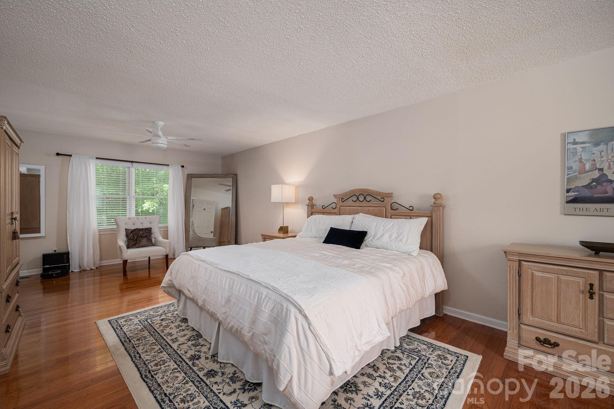 6097 Tuckborough Road — Hickory