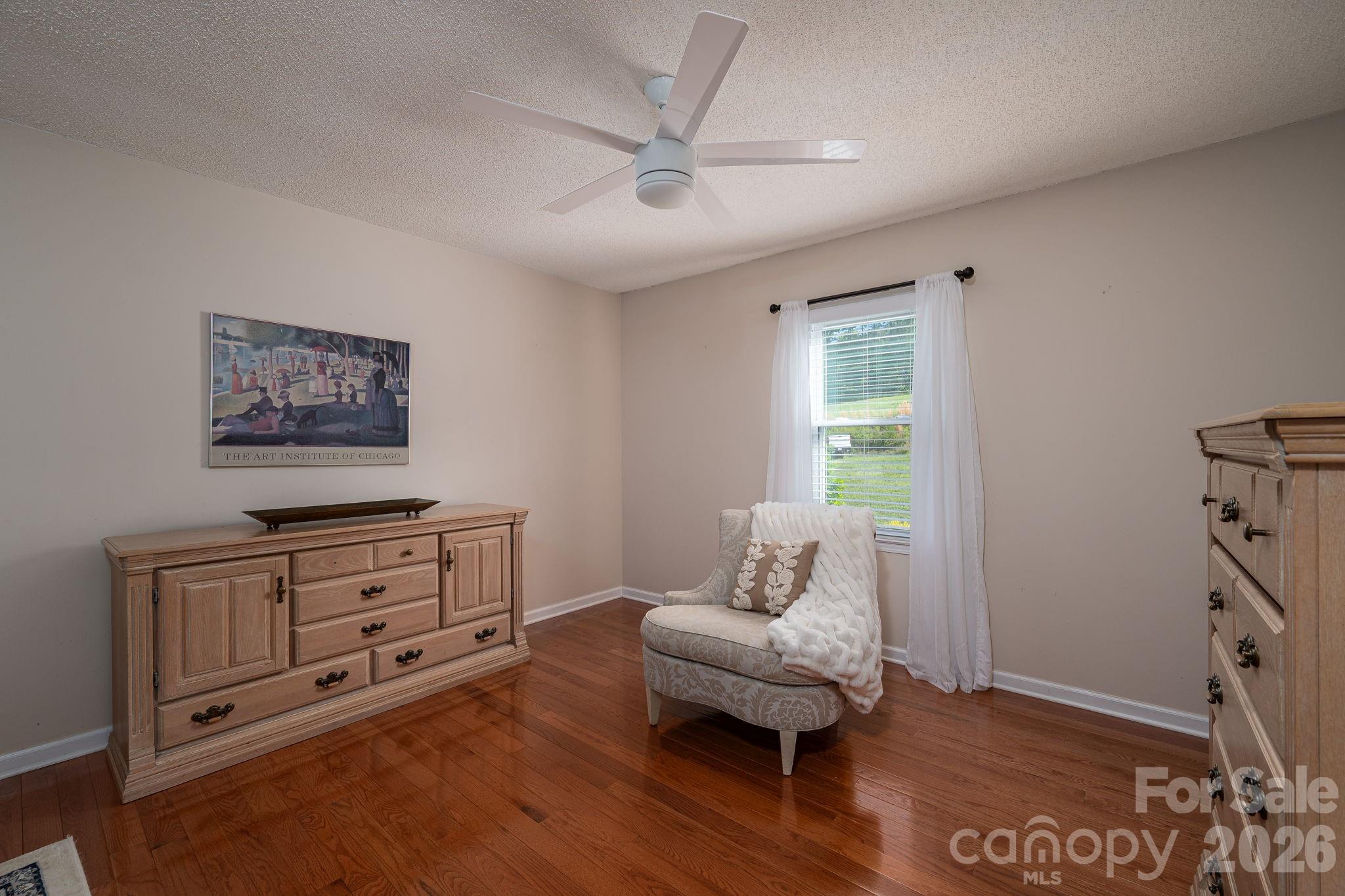 6097 Tuckborough Road — Hickory