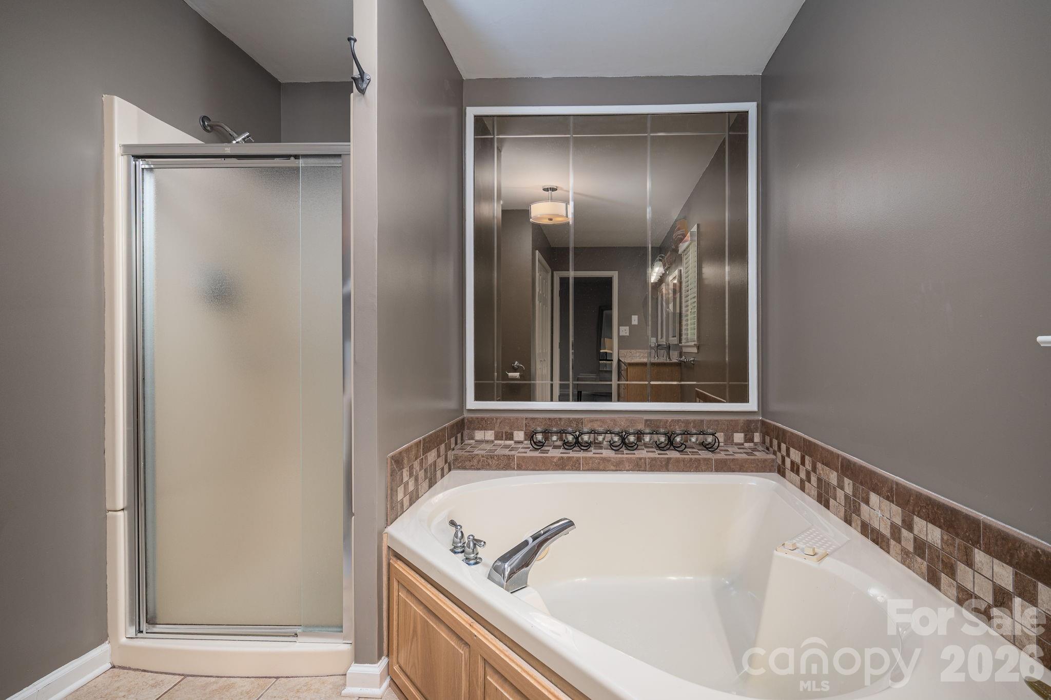 6097 Tuckborough Road — Hickory