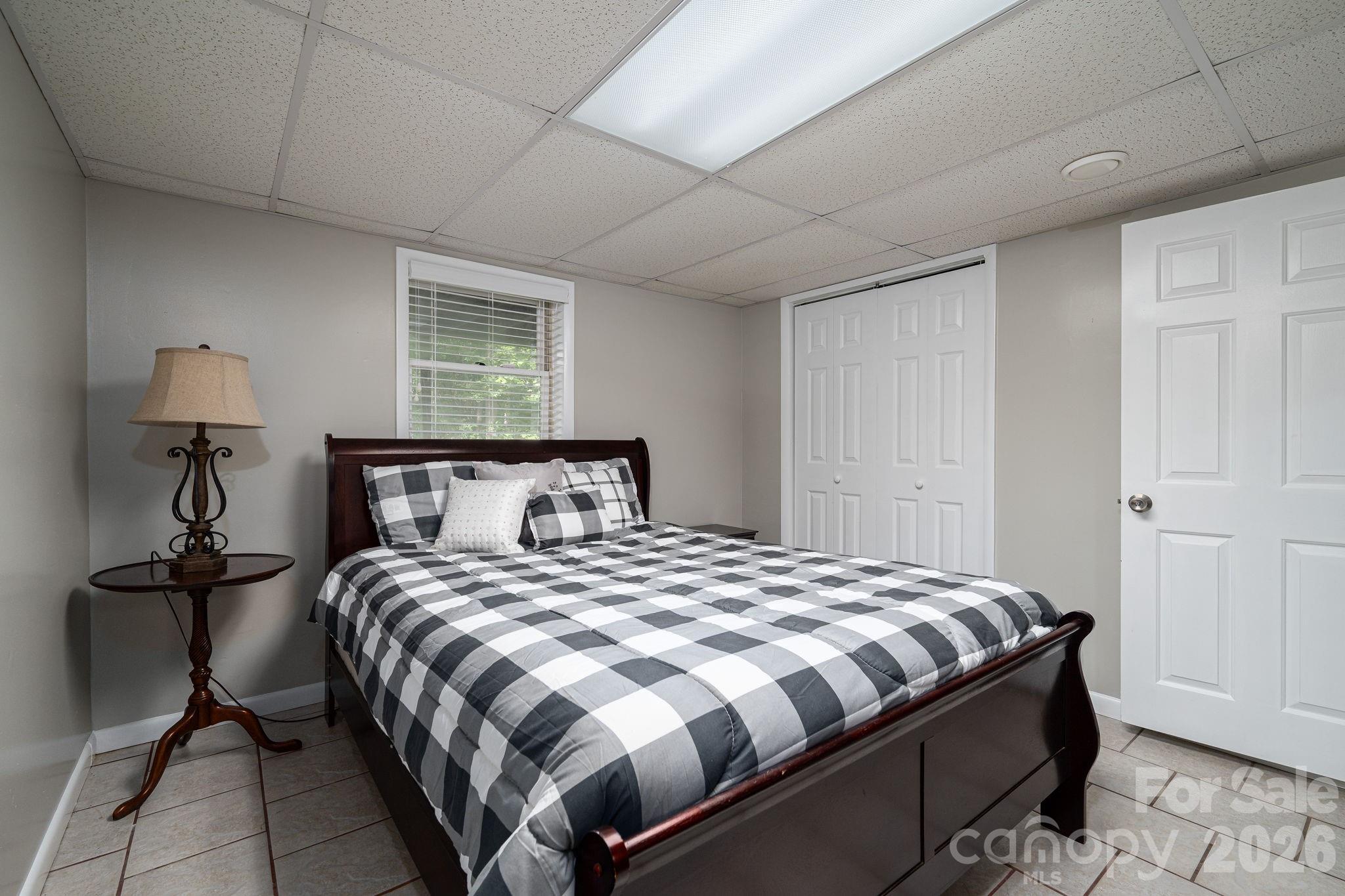6097 Tuckborough Road — Hickory