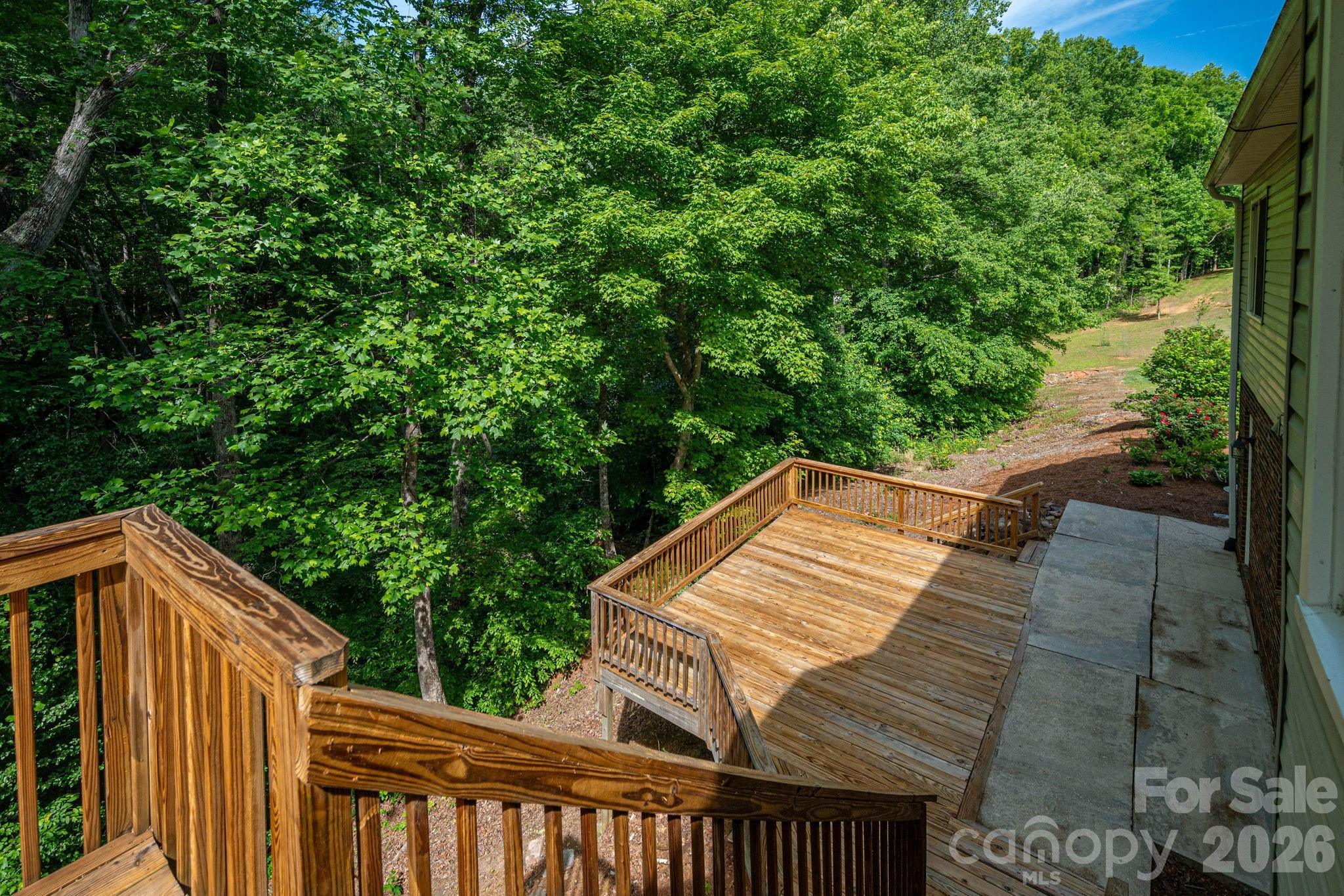 6097 Tuckborough Road — Hickory