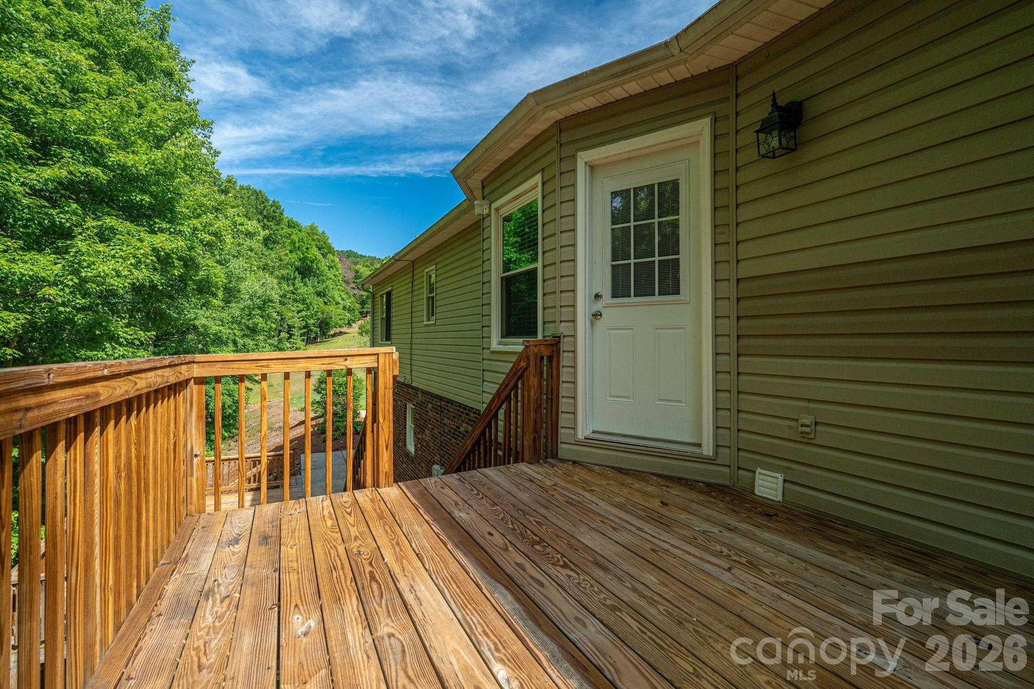6097 Tuckborough Road — Hickory